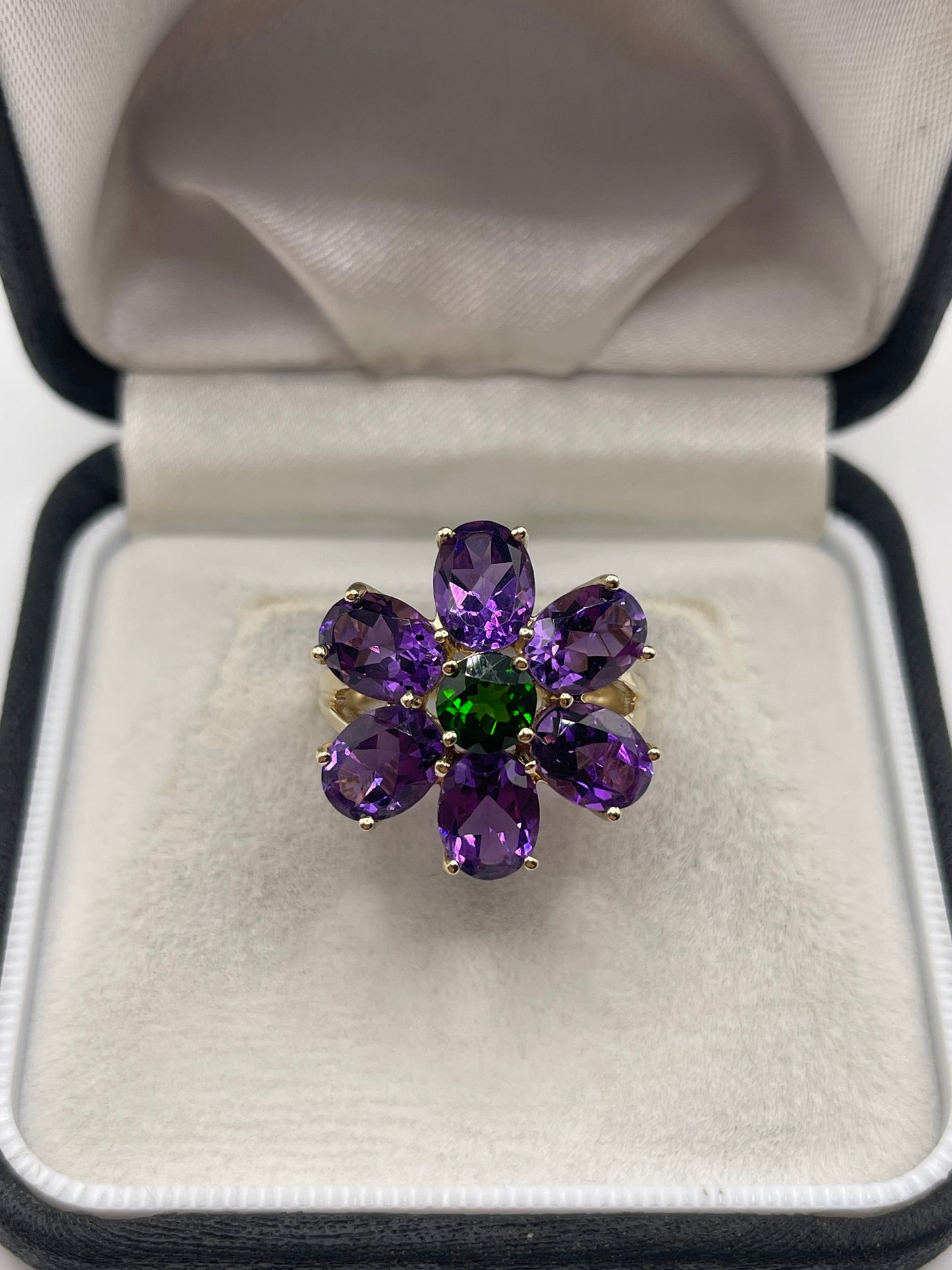 9ct gold diopside and amethyst ring
