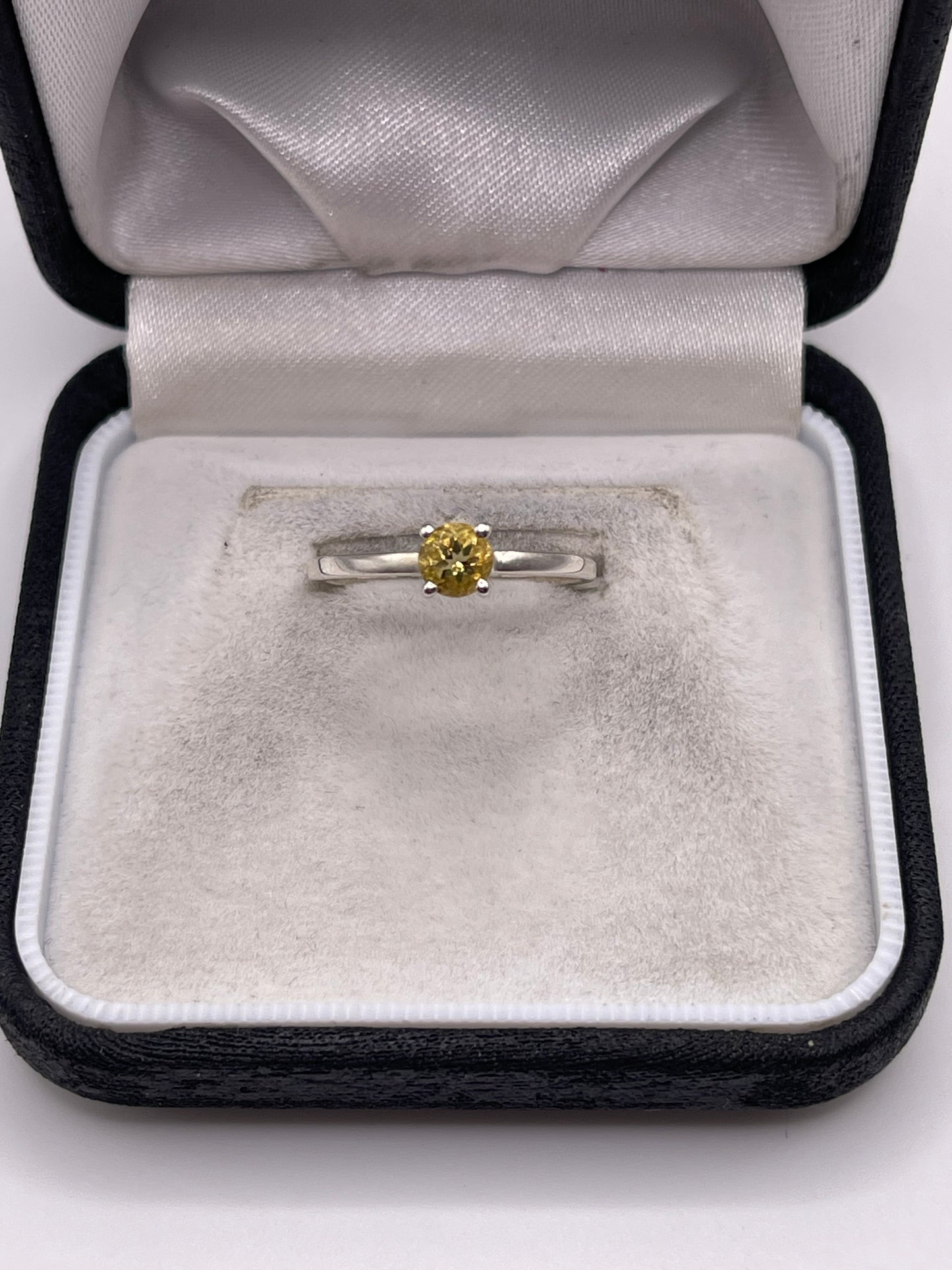 Silver citrine ring