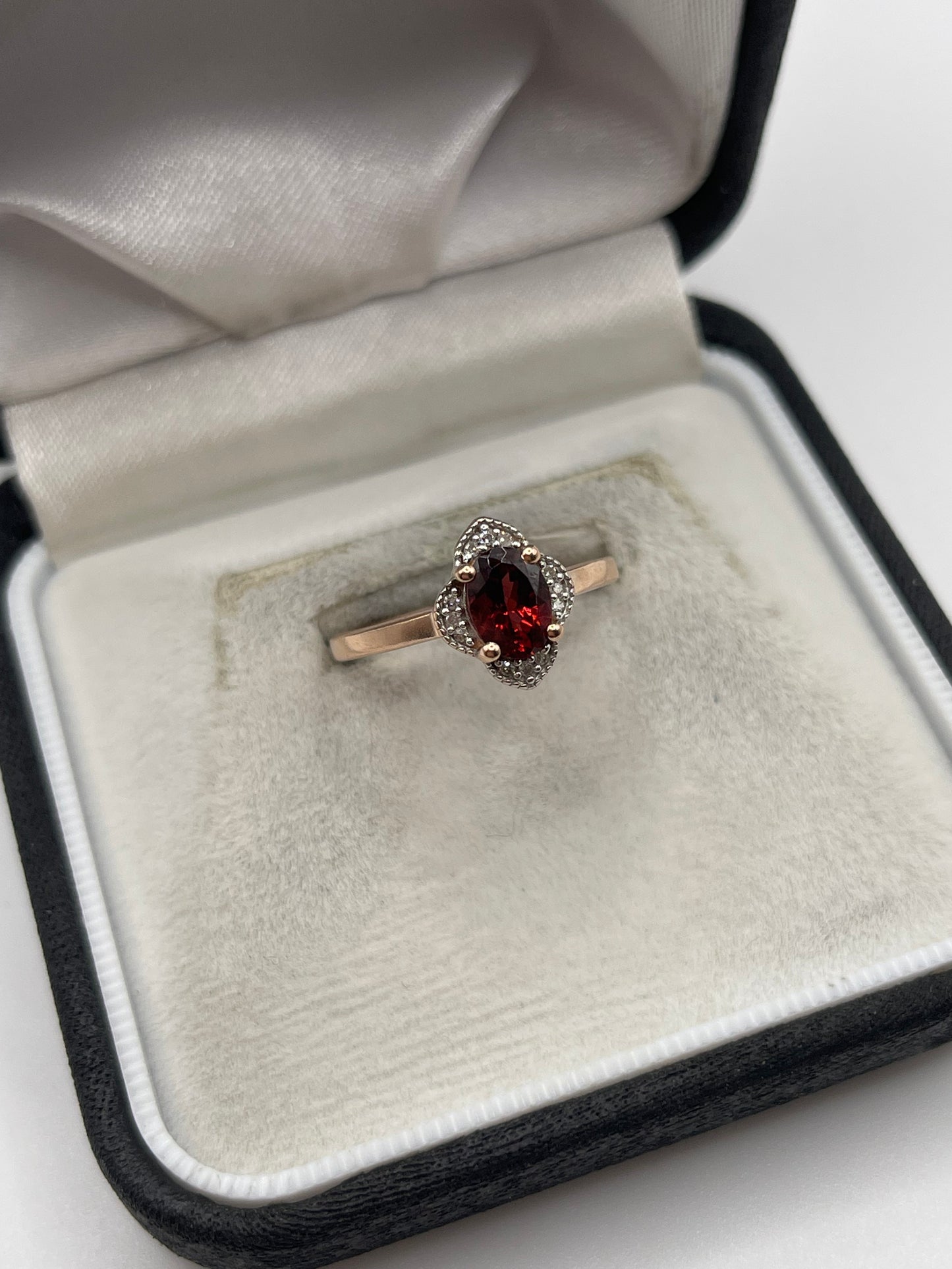 9ct rose gold garnet and diamond ring