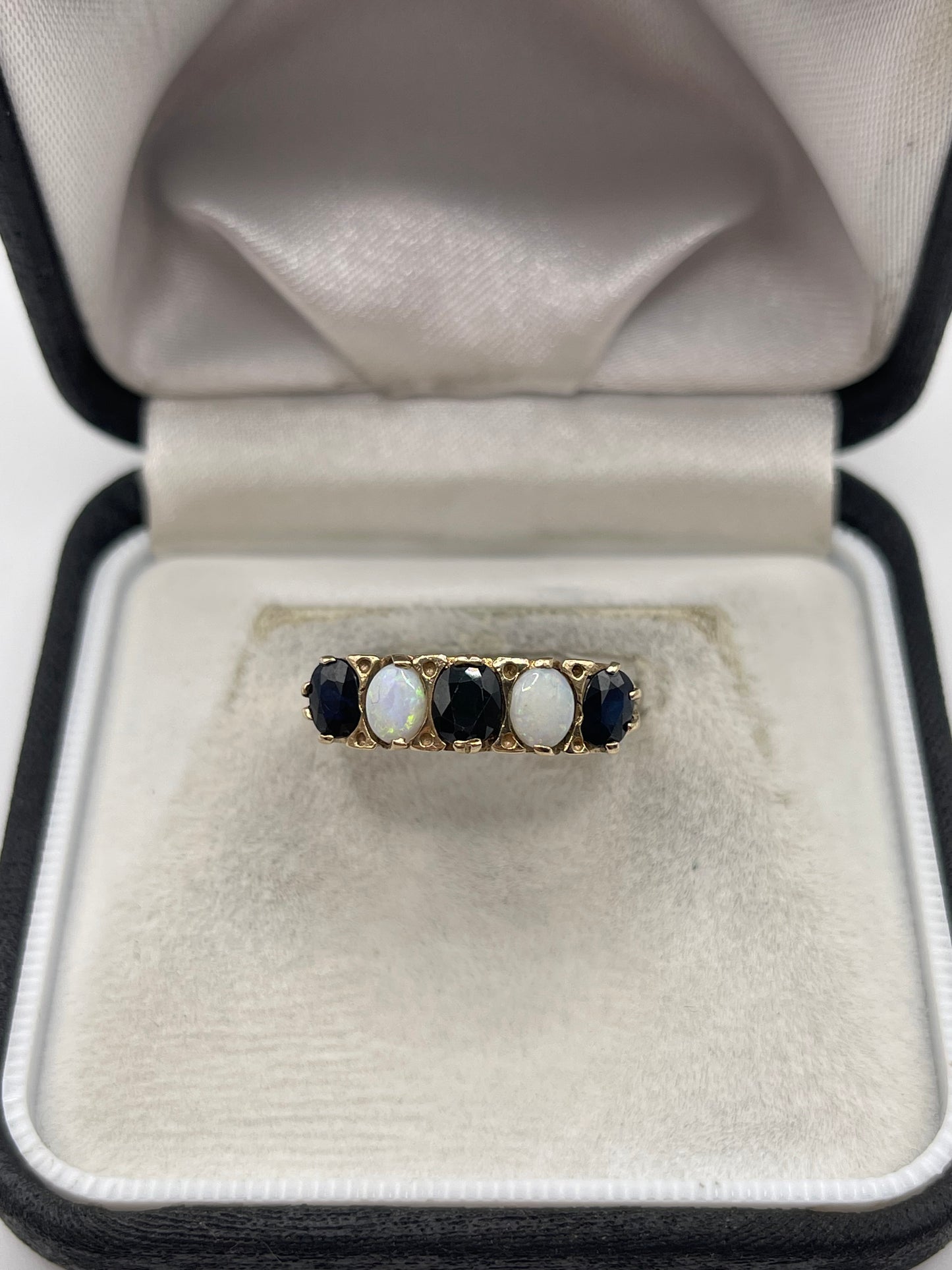 9ct gold sapphire and opal ring