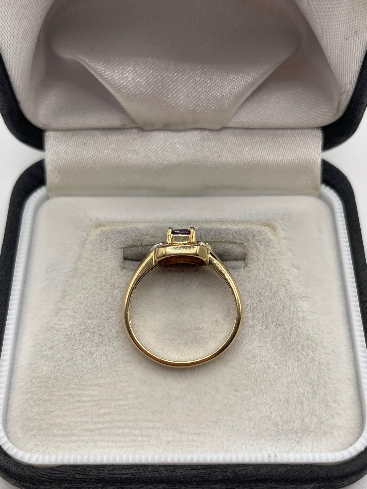 9ct gold amethyst and diamond ring