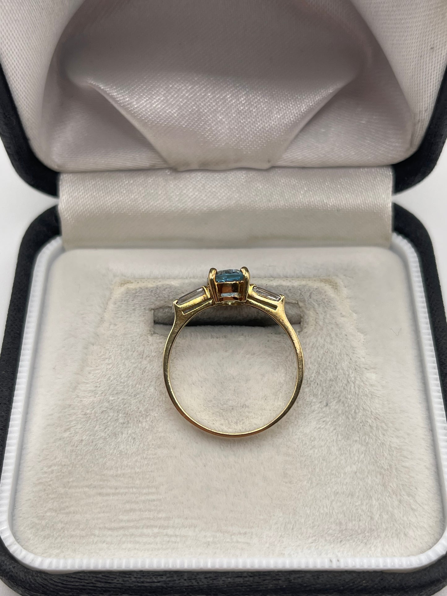 9ct gold topaz ring