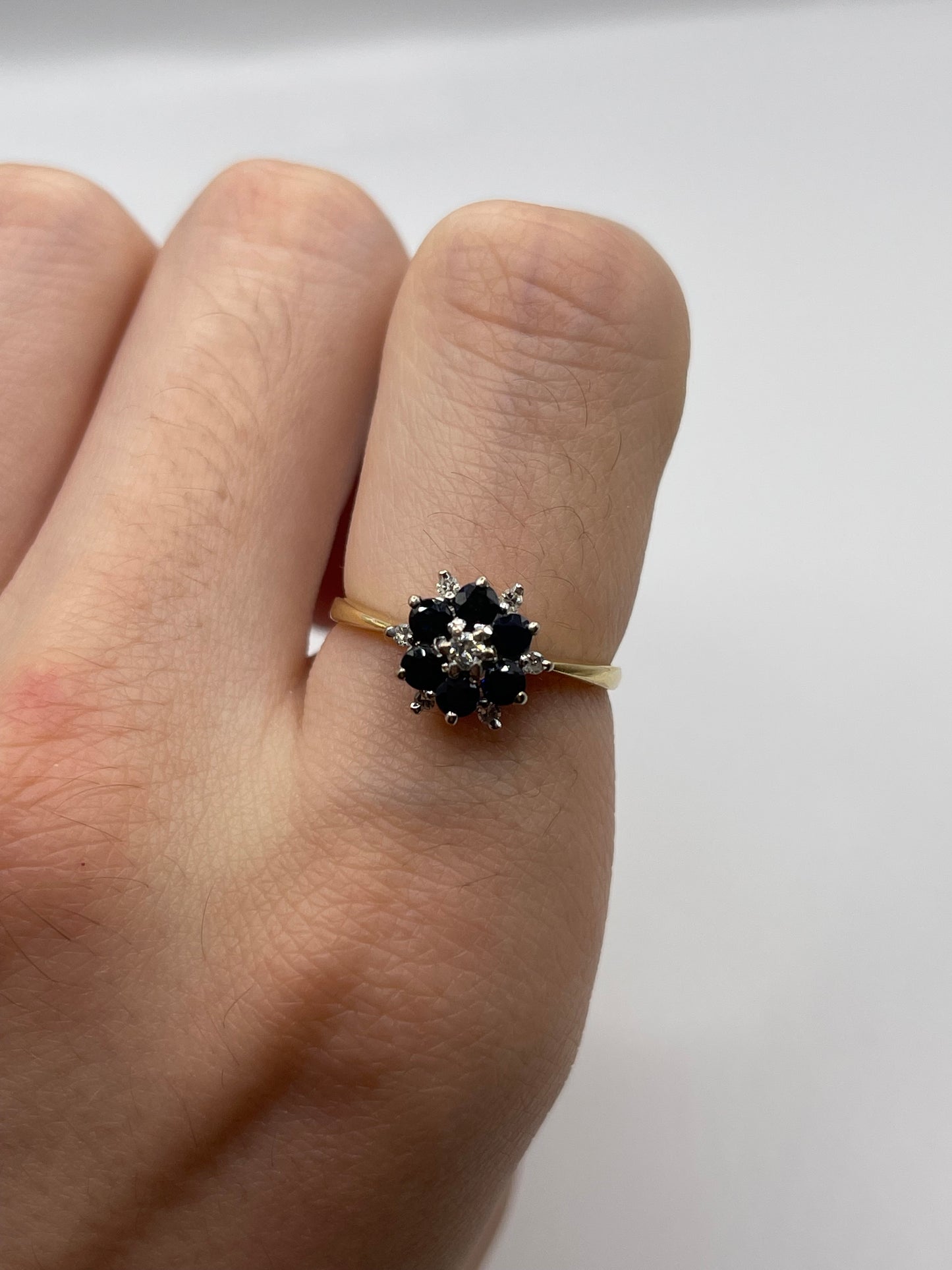 18ct gold sapphire and diamond ring