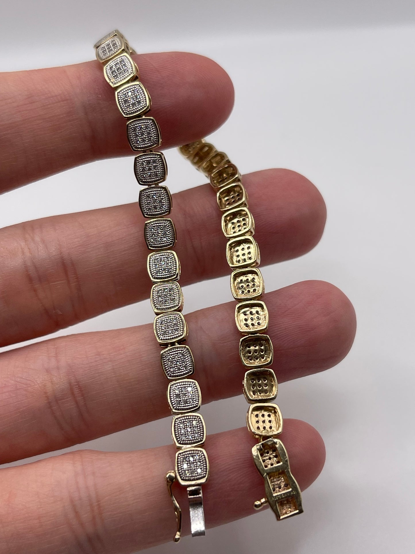 9ct gold 2.5ct diamond bracelet