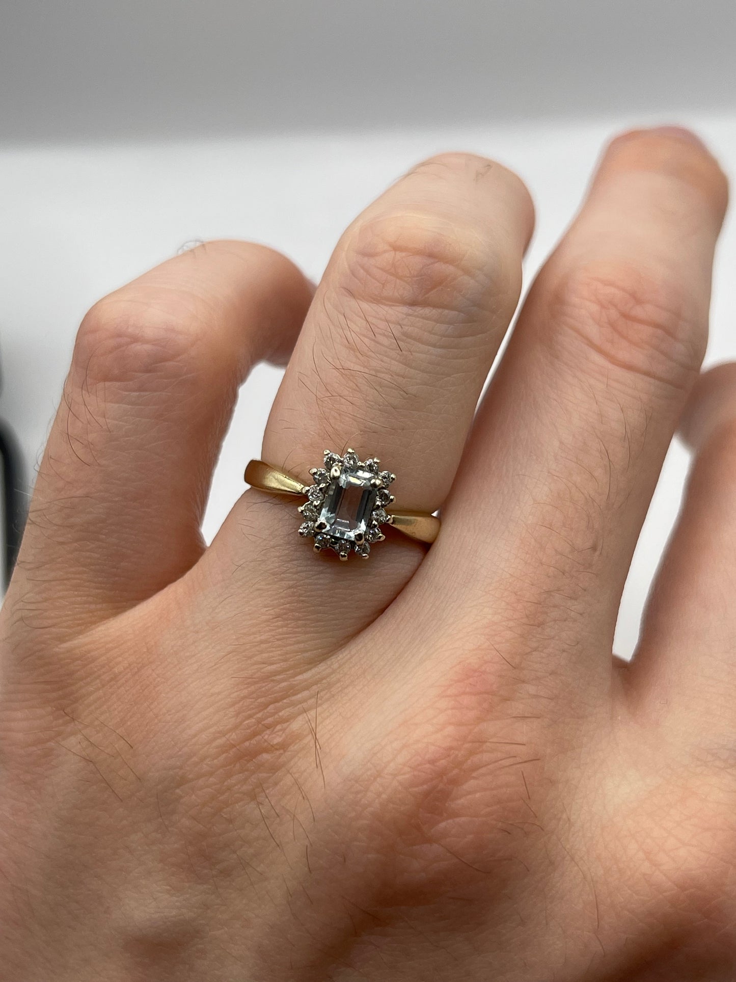9ct gold aquamarine and diamond ring