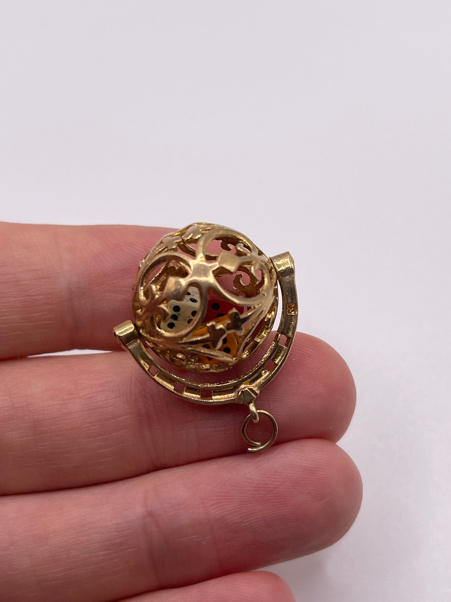 9ct gold rolling dice charm