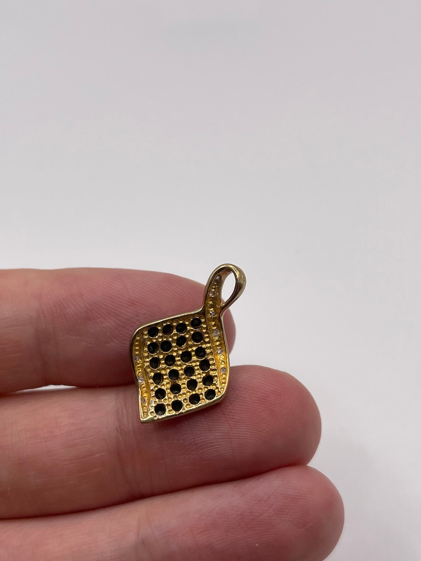 9ct gold sapphire and diamond pendant