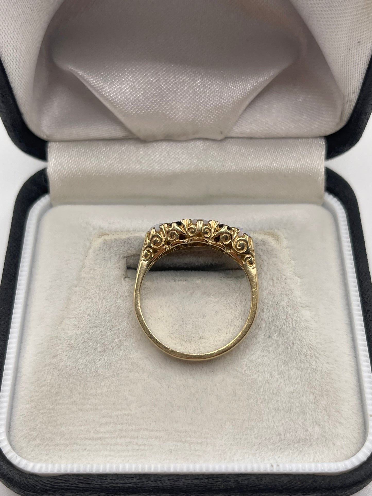 9ct gold opal and sapphire ring