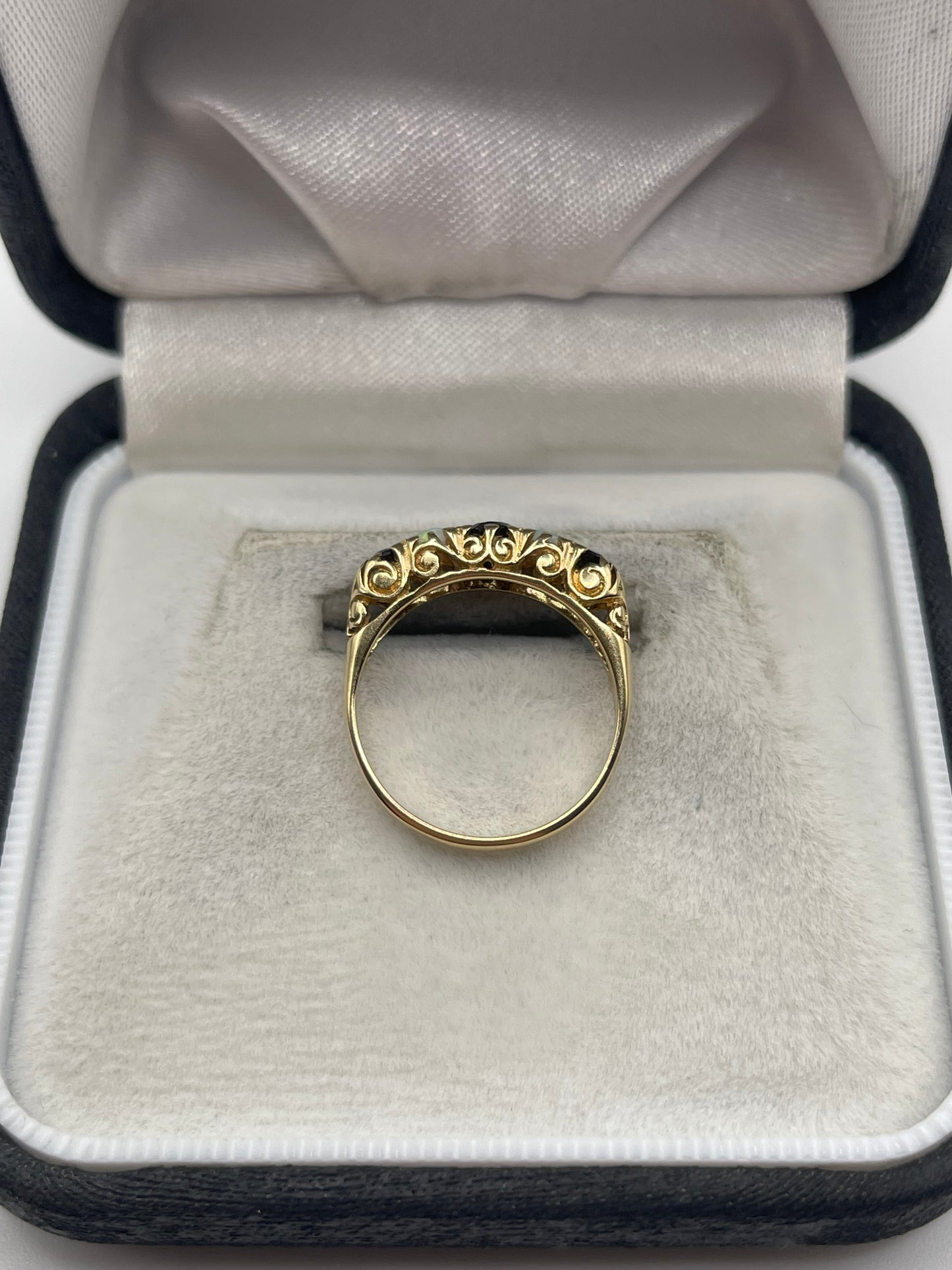 9ct gold sapphire and opal ring