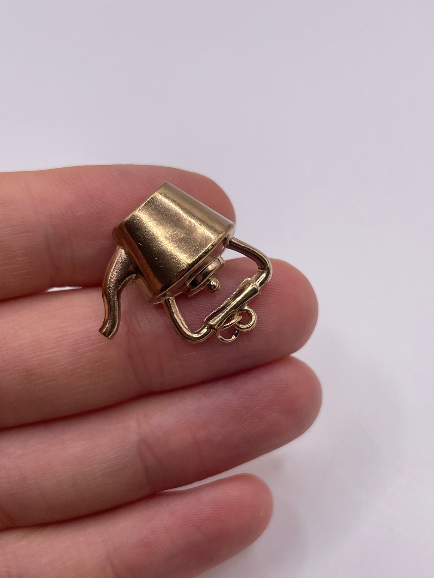 9ct gold kettle charm