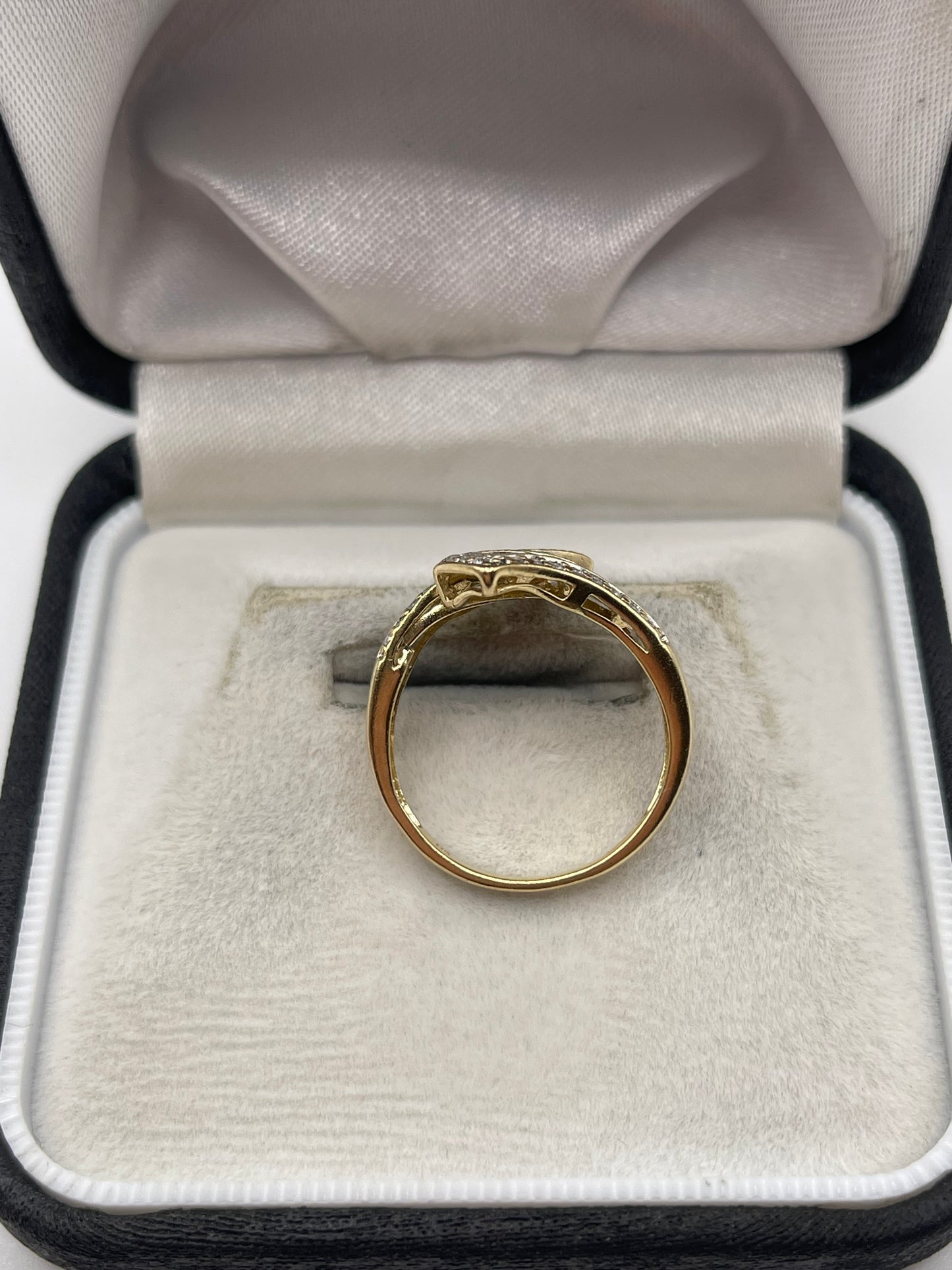 9ct gold diamond cluster ring
