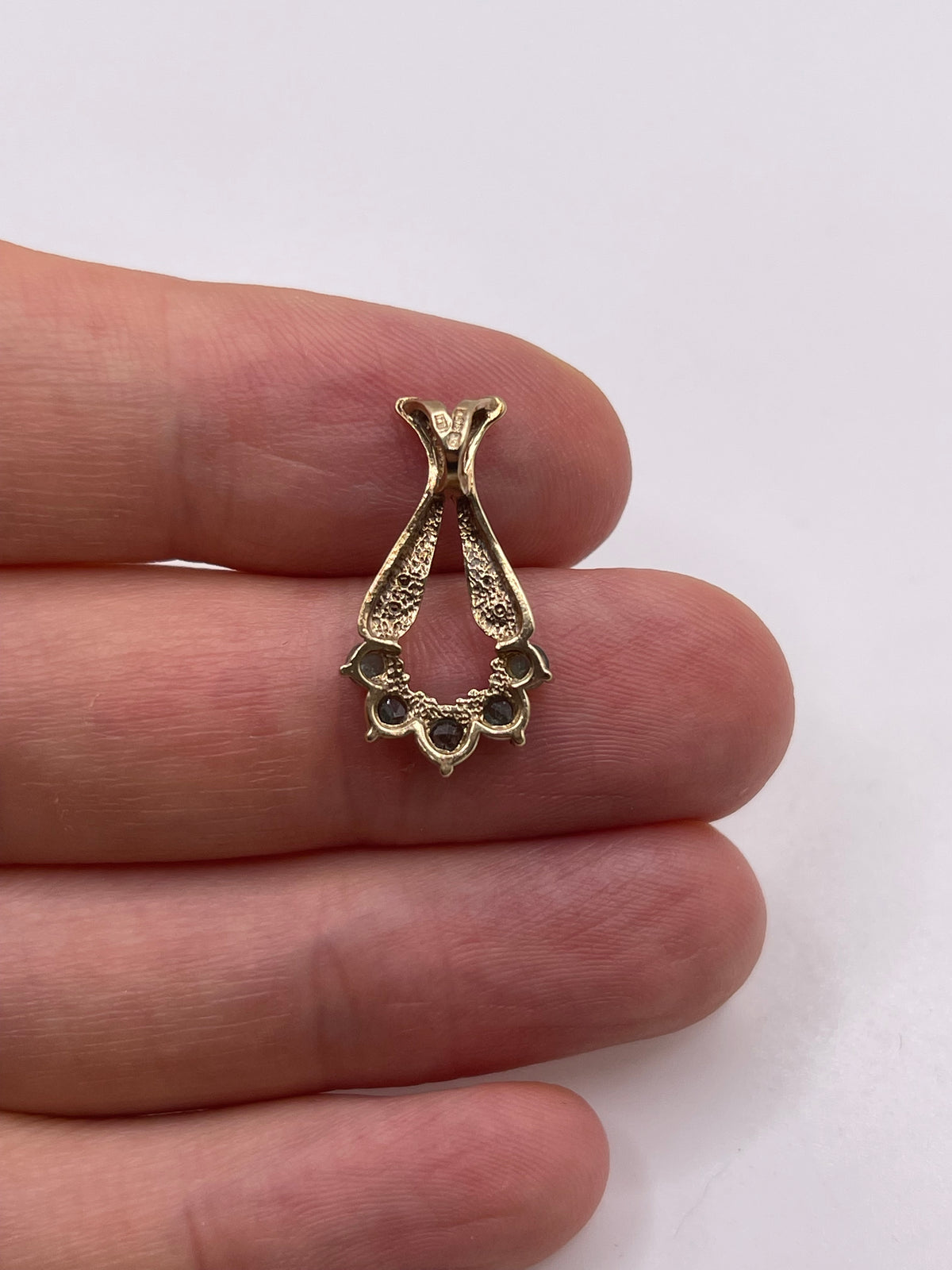 9ct gold emerald and diamond pendant