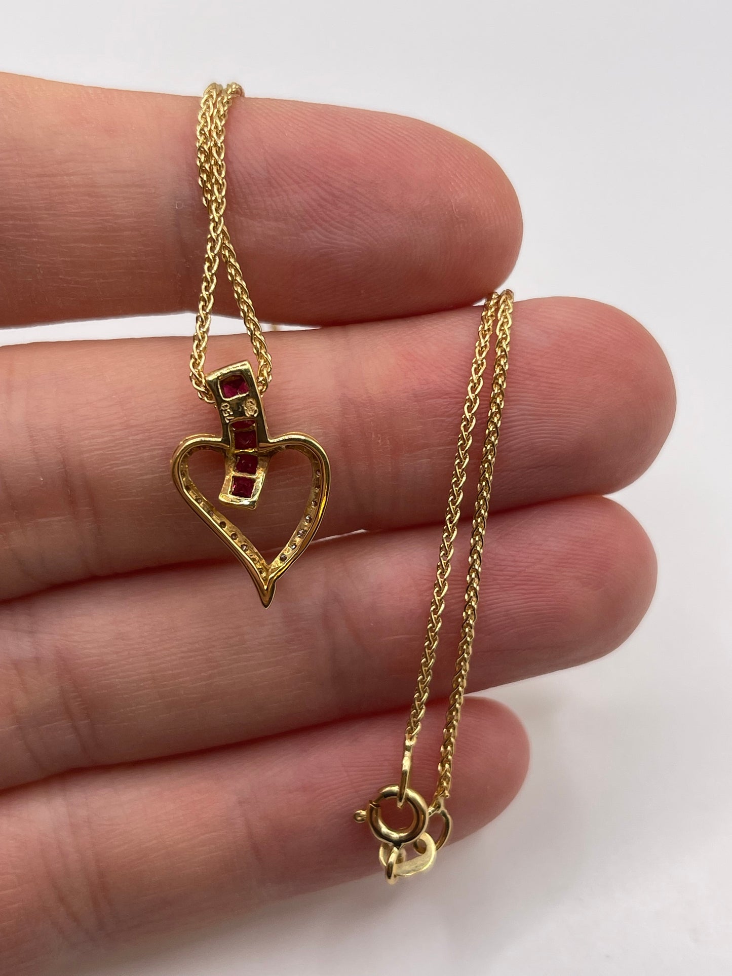 18ct gold ruby and diamond necklace