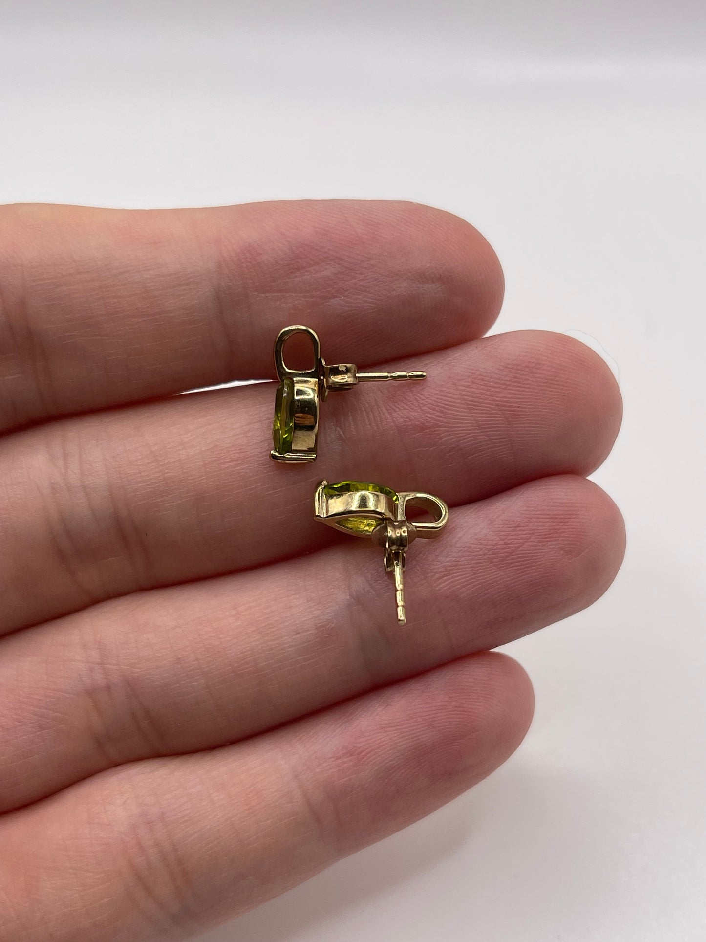 9ct gold peridot earrings