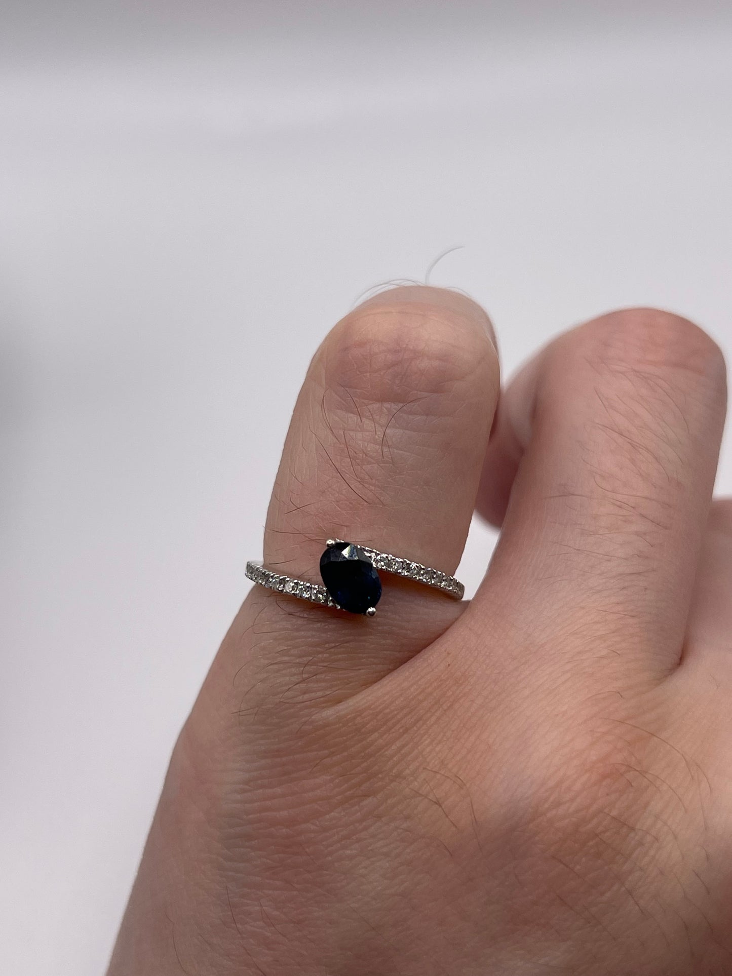18ct white gold sapphire and diamond ring