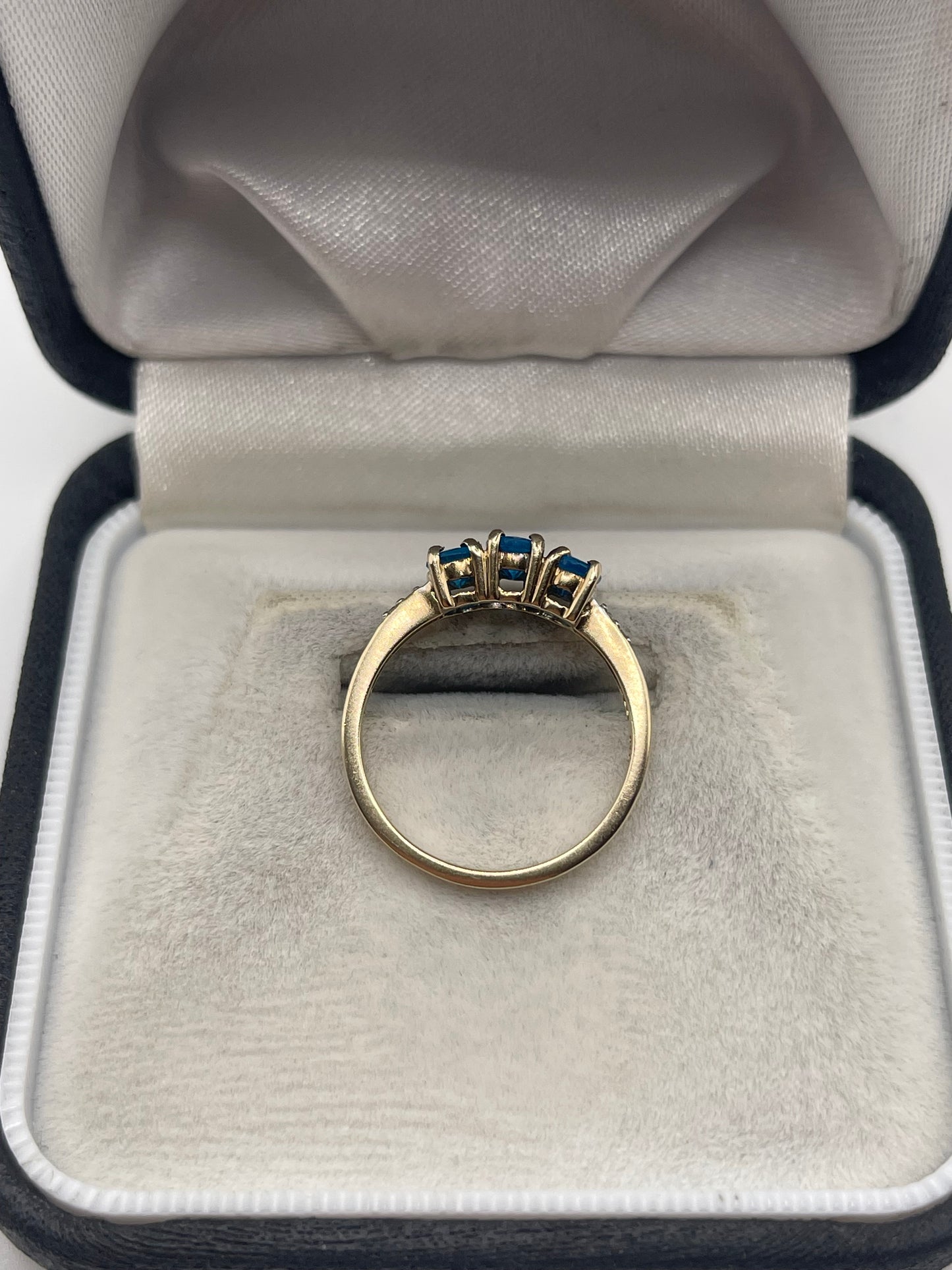 9ct gold blue apatite and diamond ring