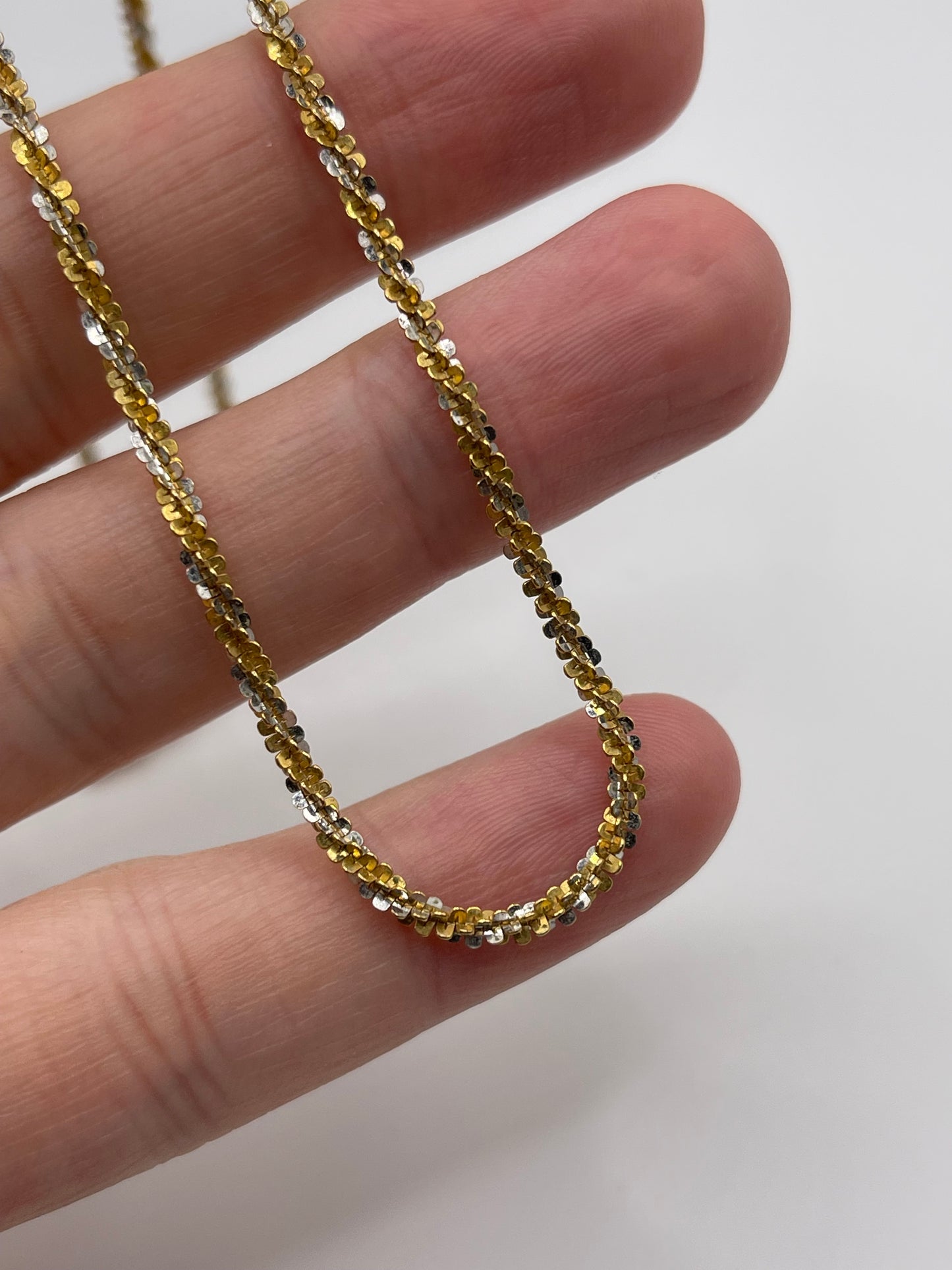 9ct gold chain 379