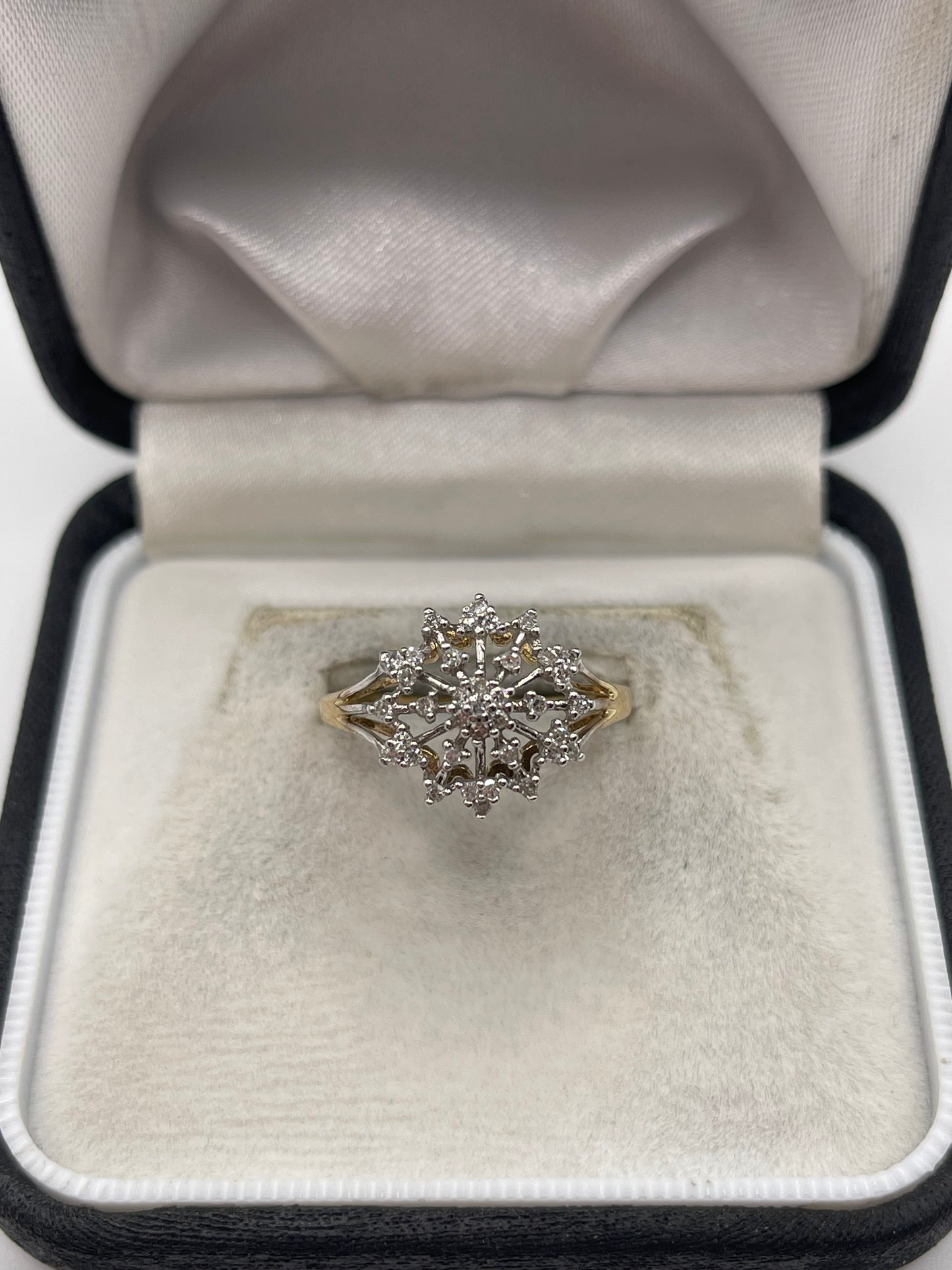 9ct gold diamond cluster ring