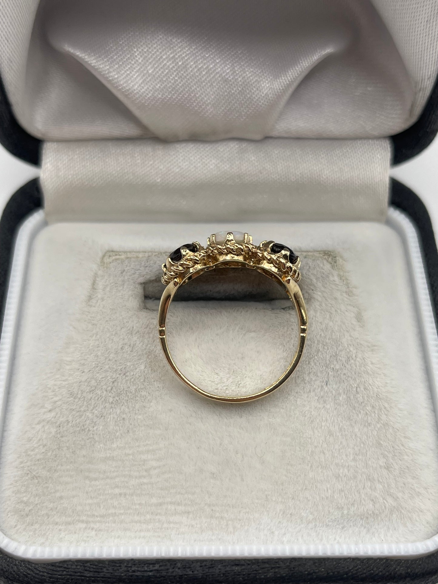 9ct gold opal and garnet ring