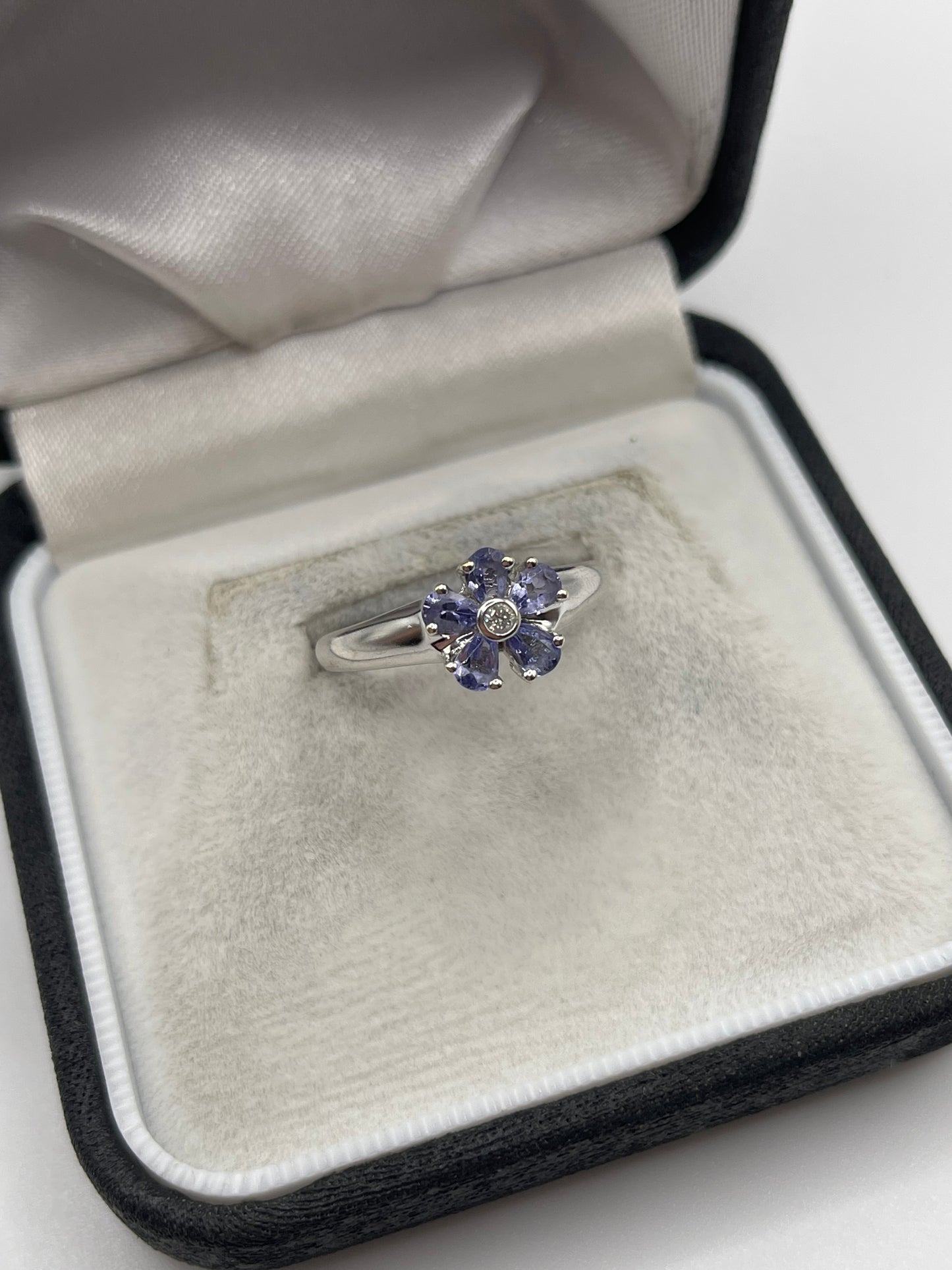 9ct white gold tanzanite and diamond ring