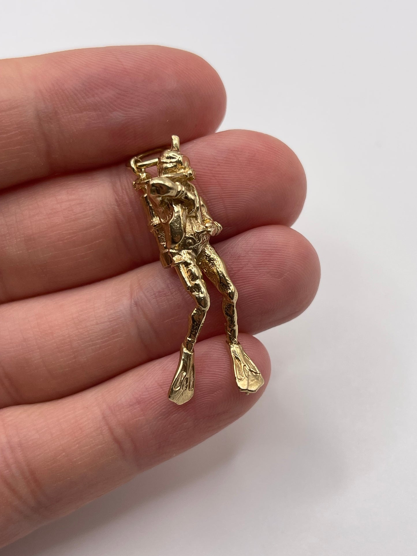 9ct gold scuba diver charm