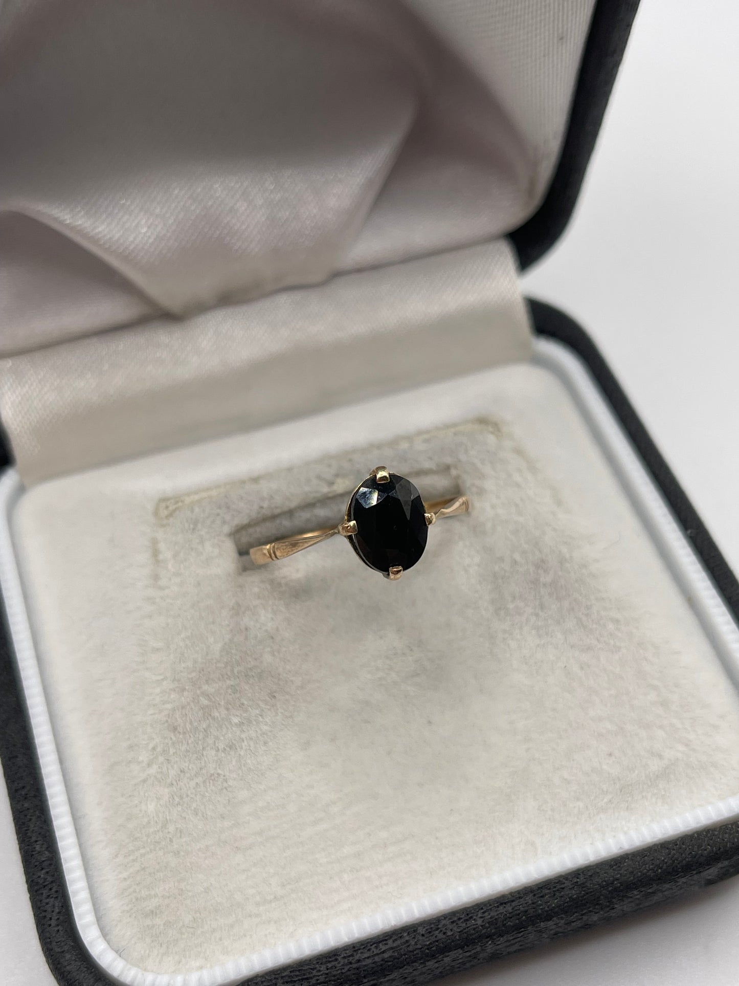 9ct gold sapphire ring