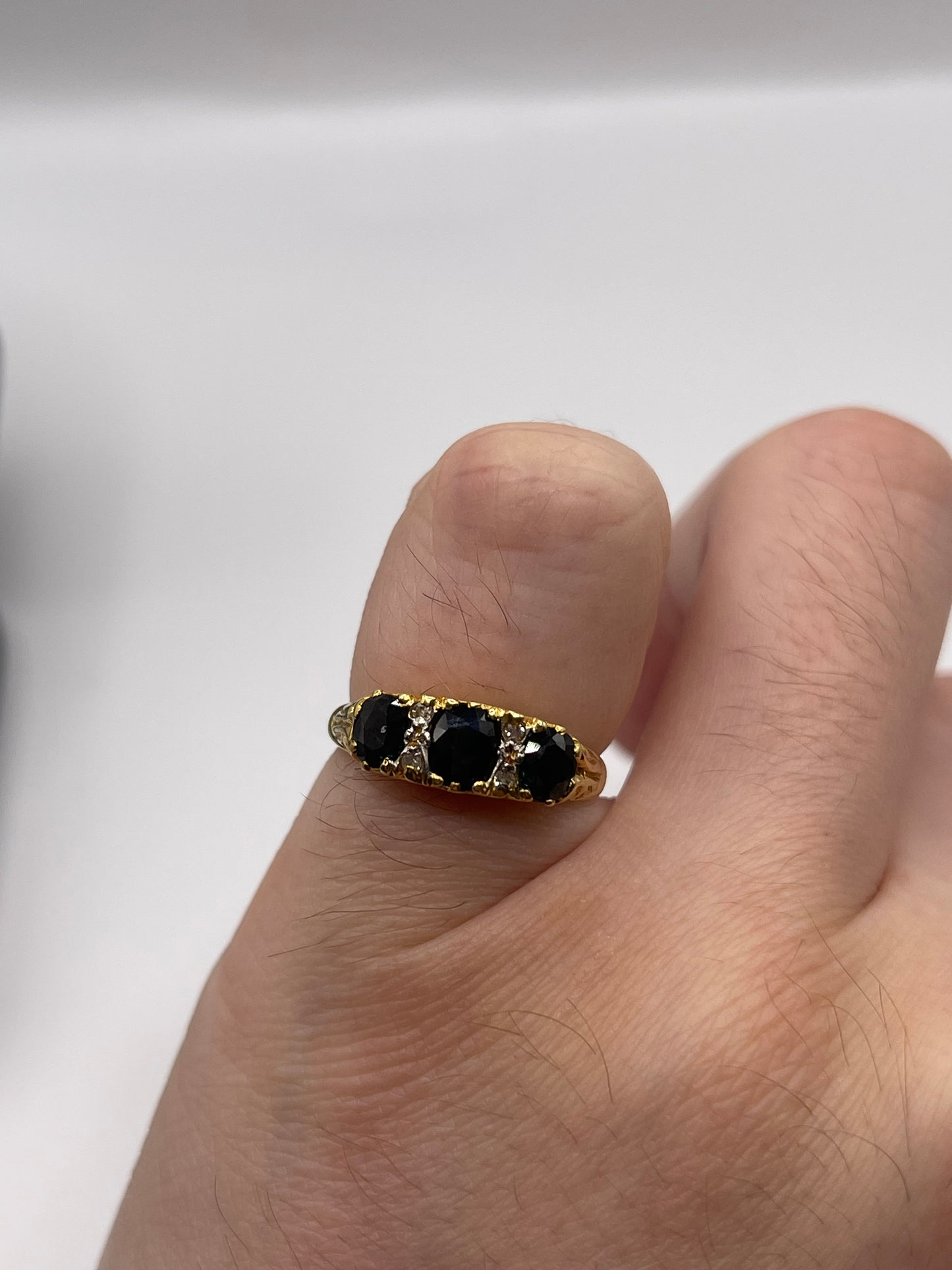 18ct gold sapphire and diamond ring