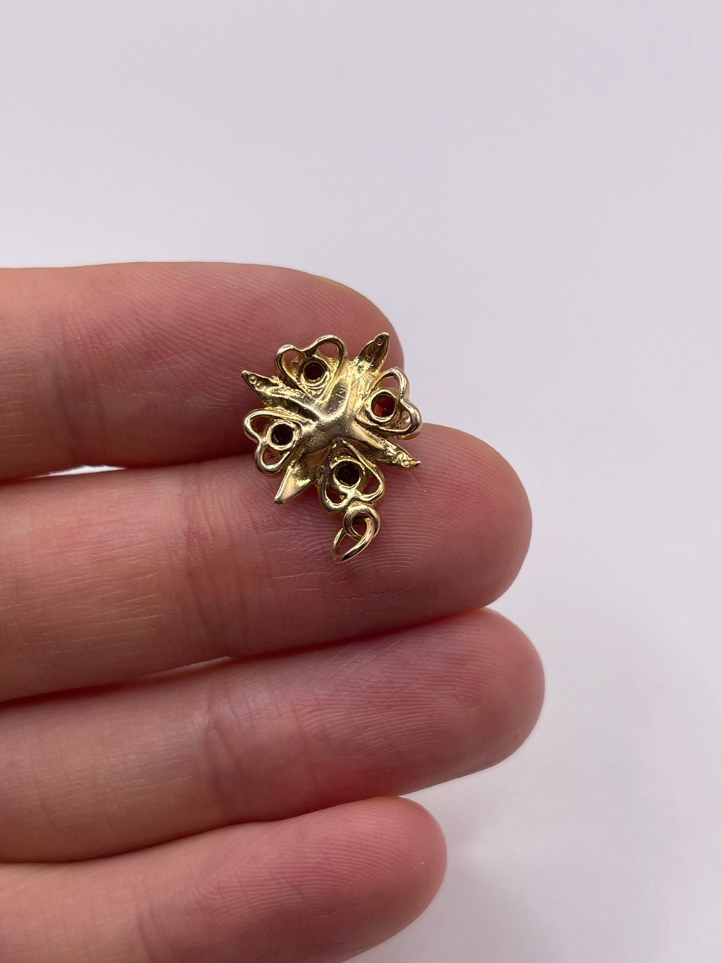 9ct gold garnet and pearl pendant