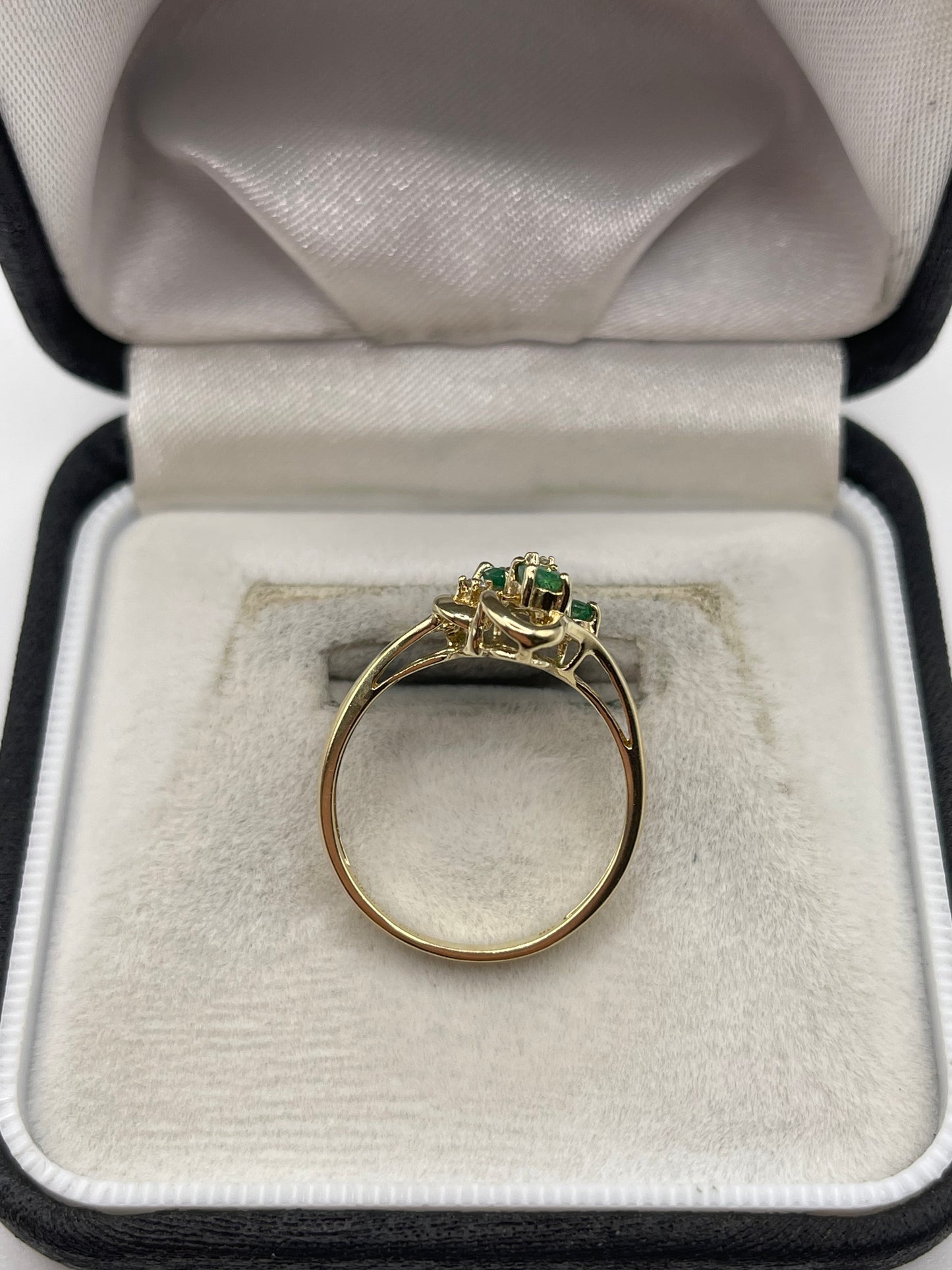 9ct gold emerald and diamond ring