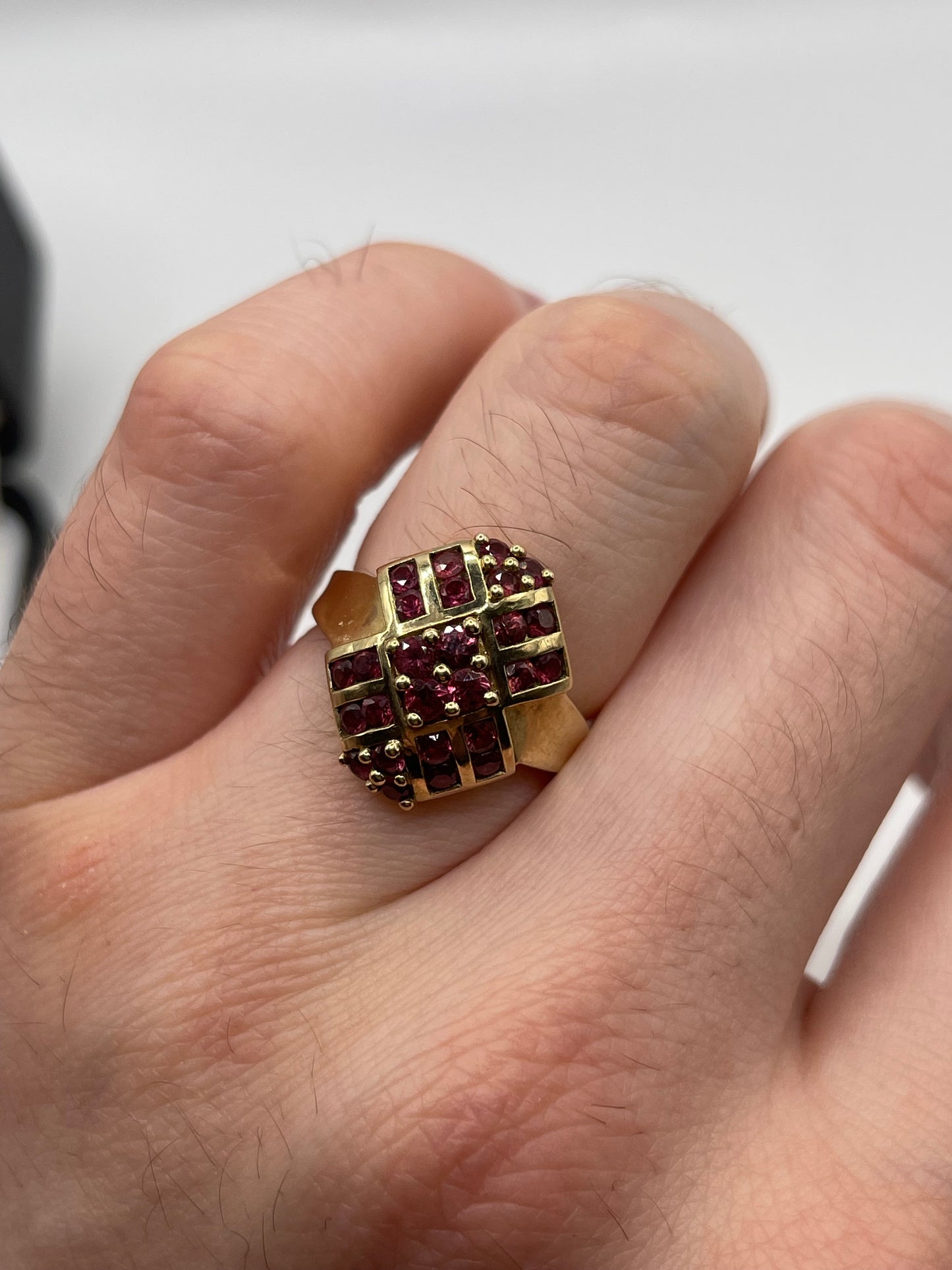 9ct gold garnet cluster ring