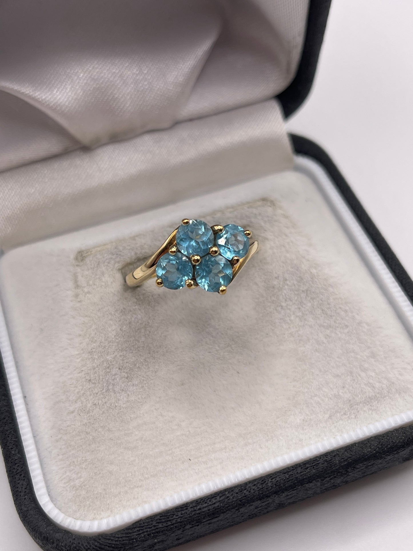 9ct gold topaz cluster ring
