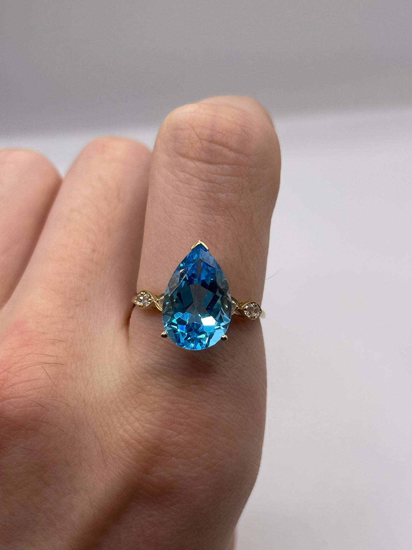 9ct gold topaz cluster ring