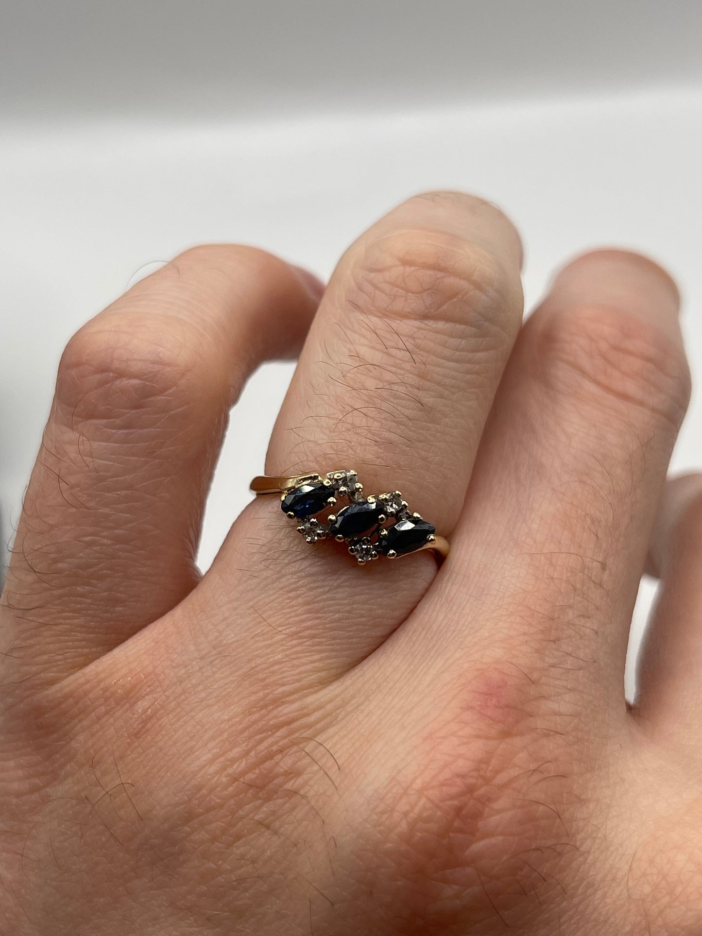 9ct gold sapphire and diamond ring