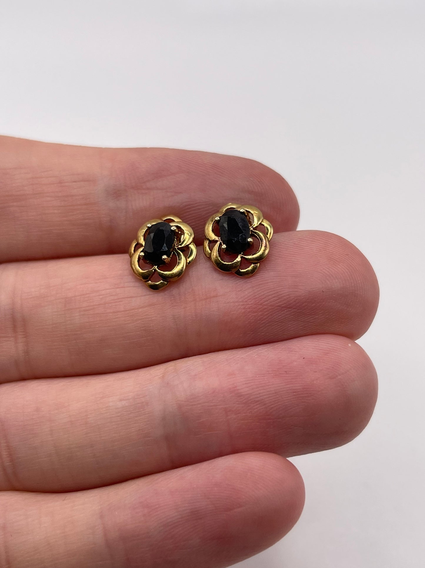 9ct gold sapphire earrings