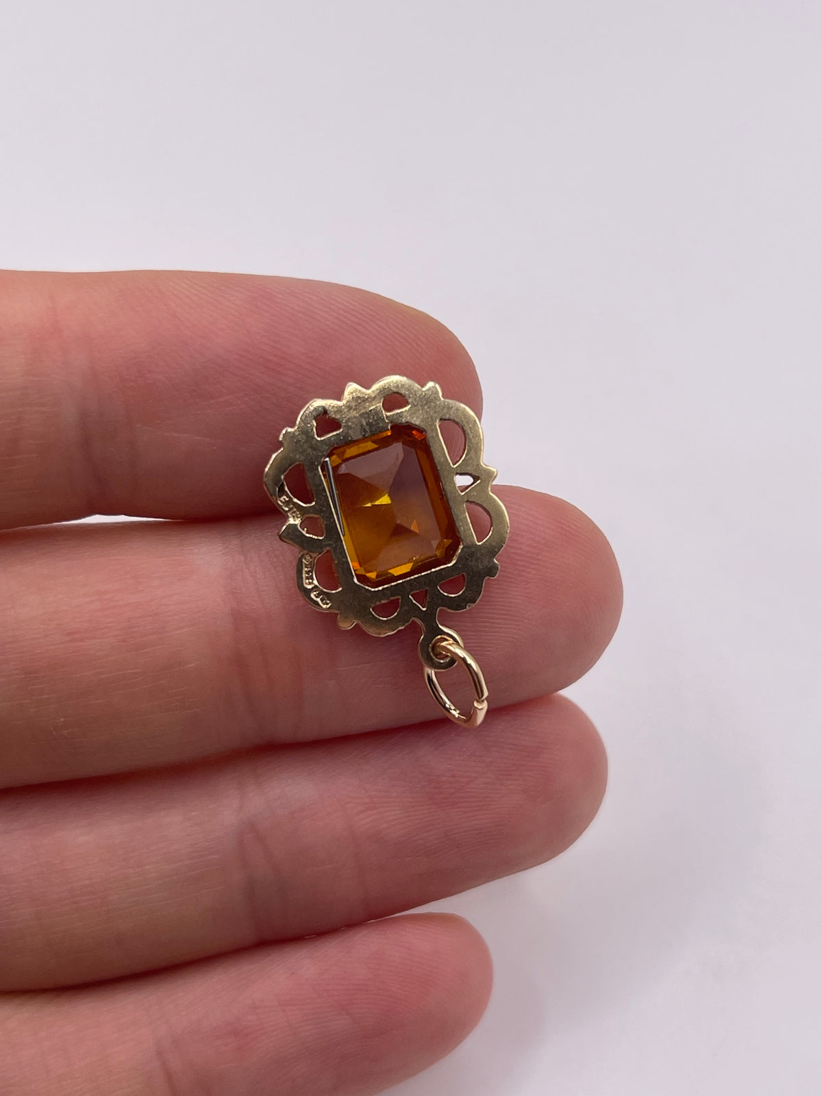 9ct gold citrine paste pendant