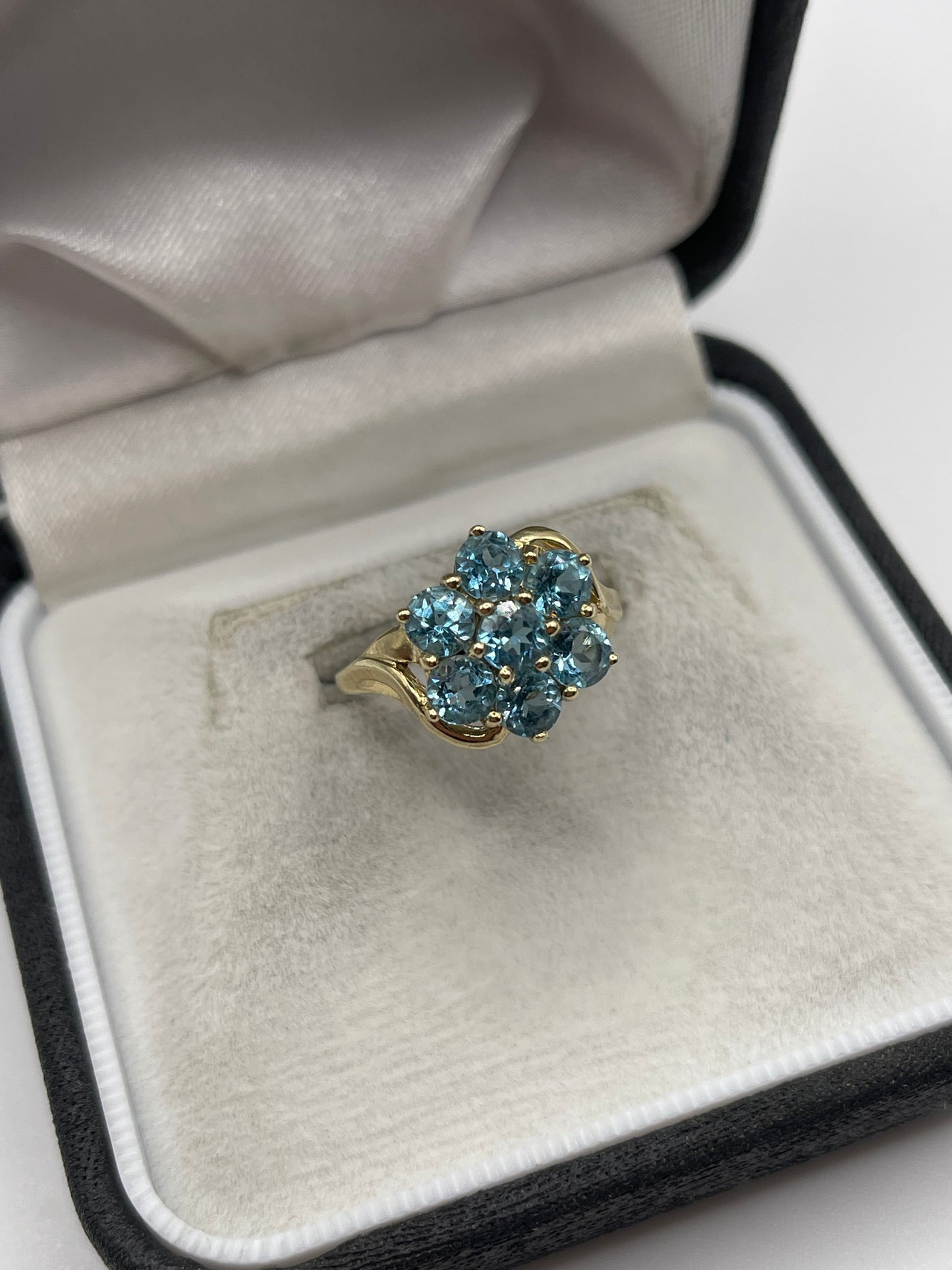 9ct gold topaz cluster ring