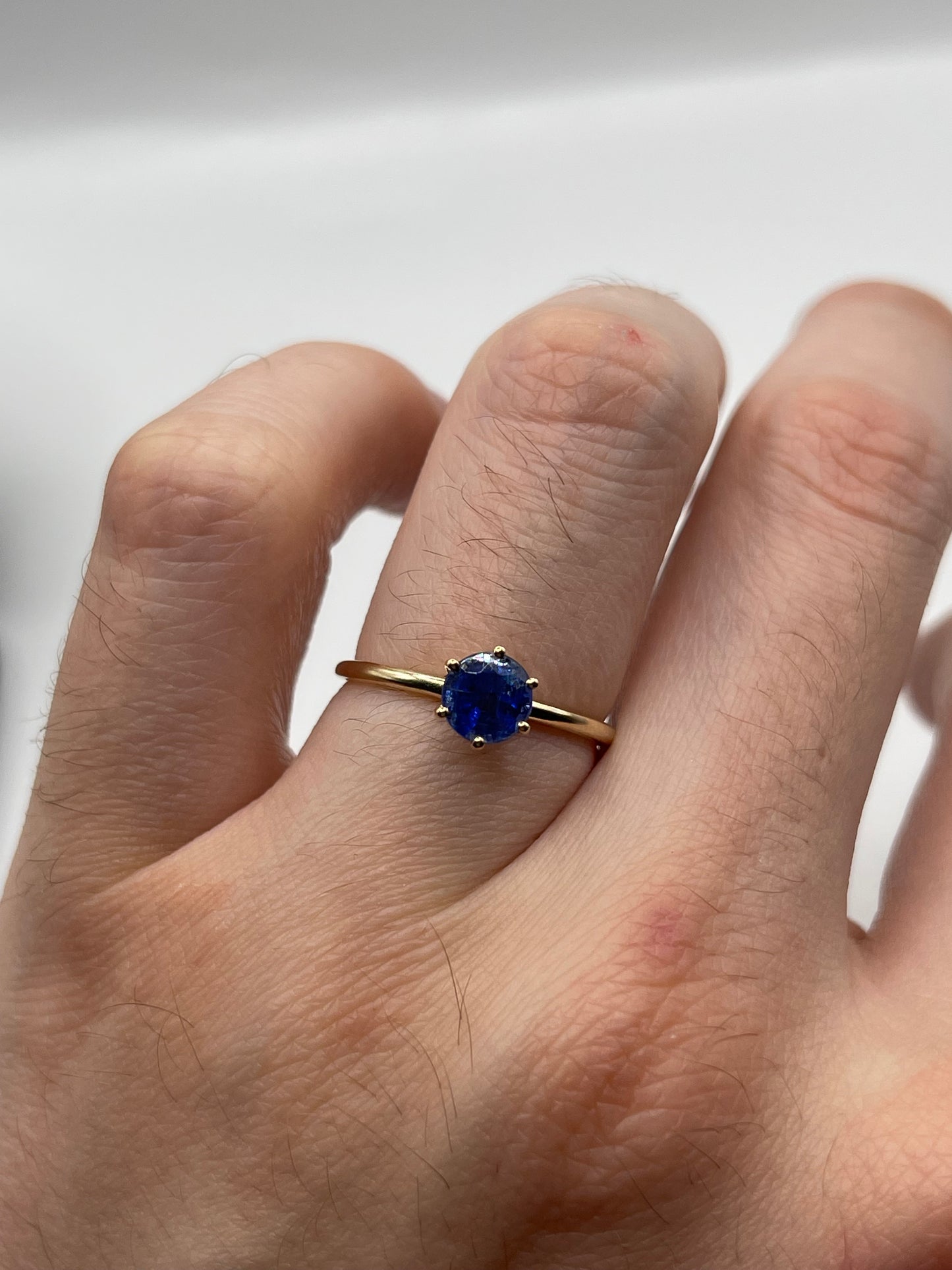 9ct gold kyanite ring