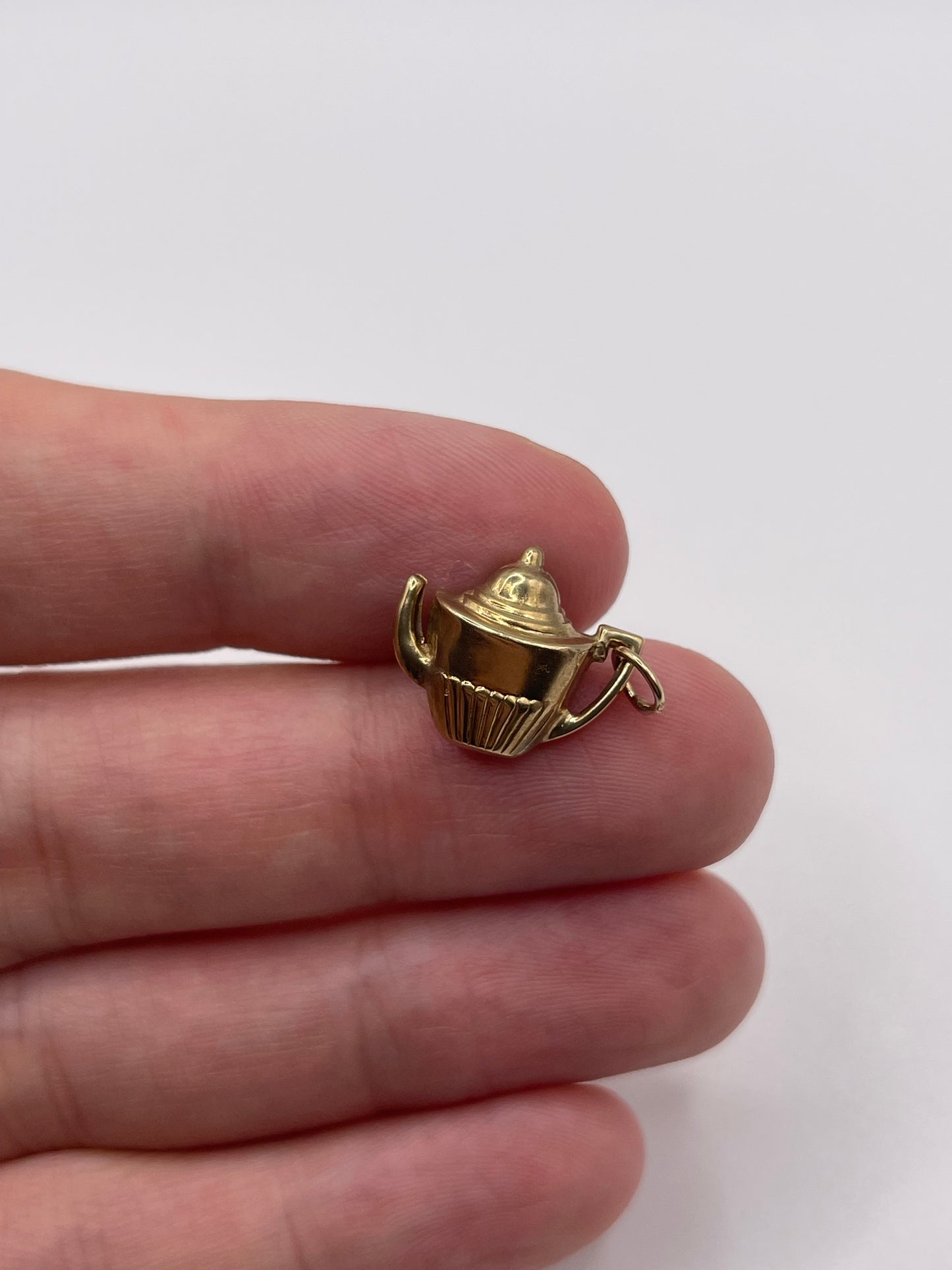 9ct gold teapot charm