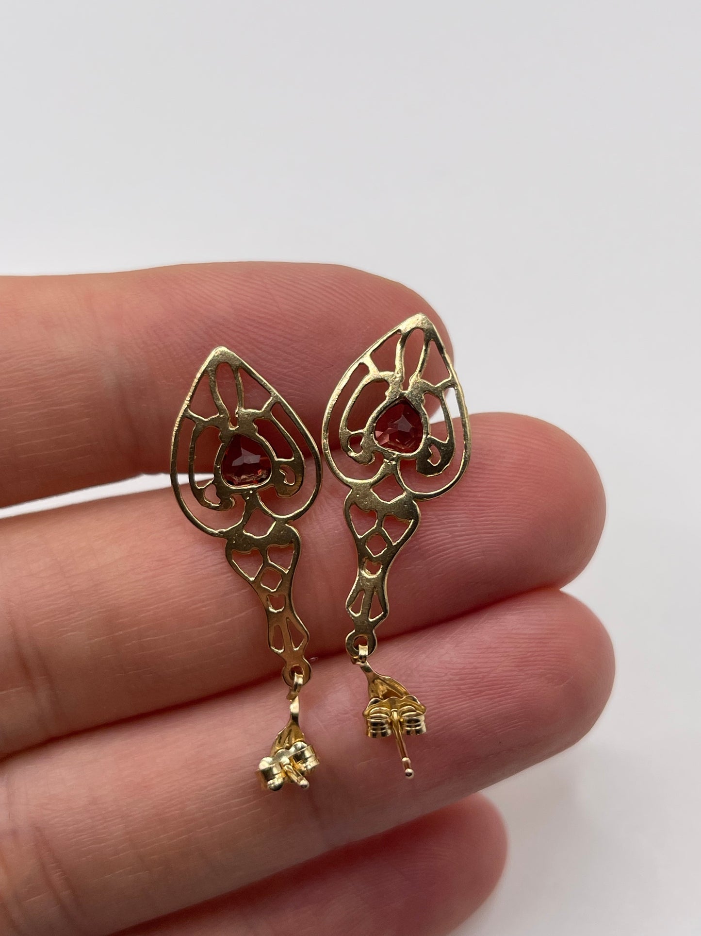 9ct gold garnet earrings