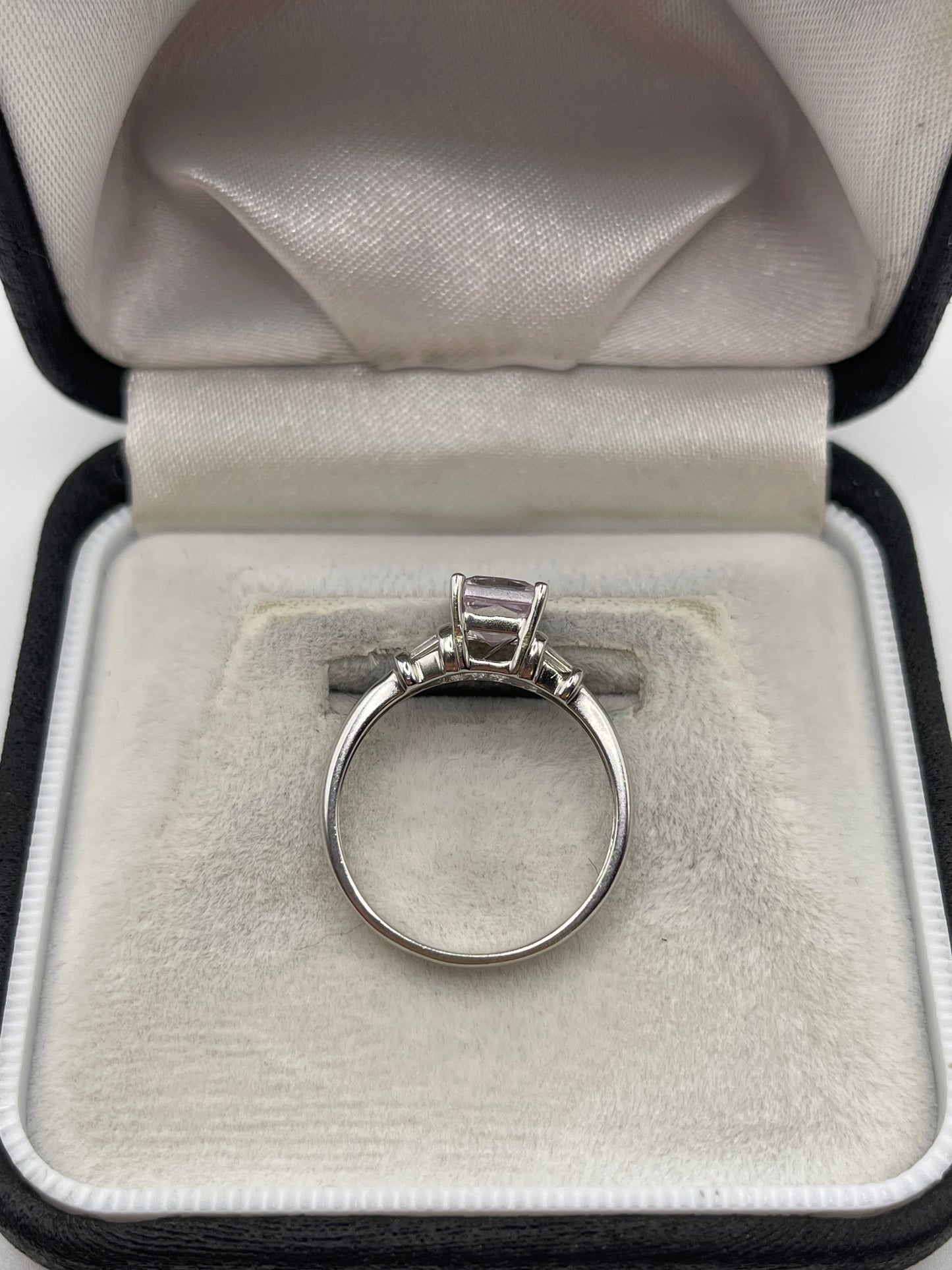 9ct white gold kunzite and diamond ring