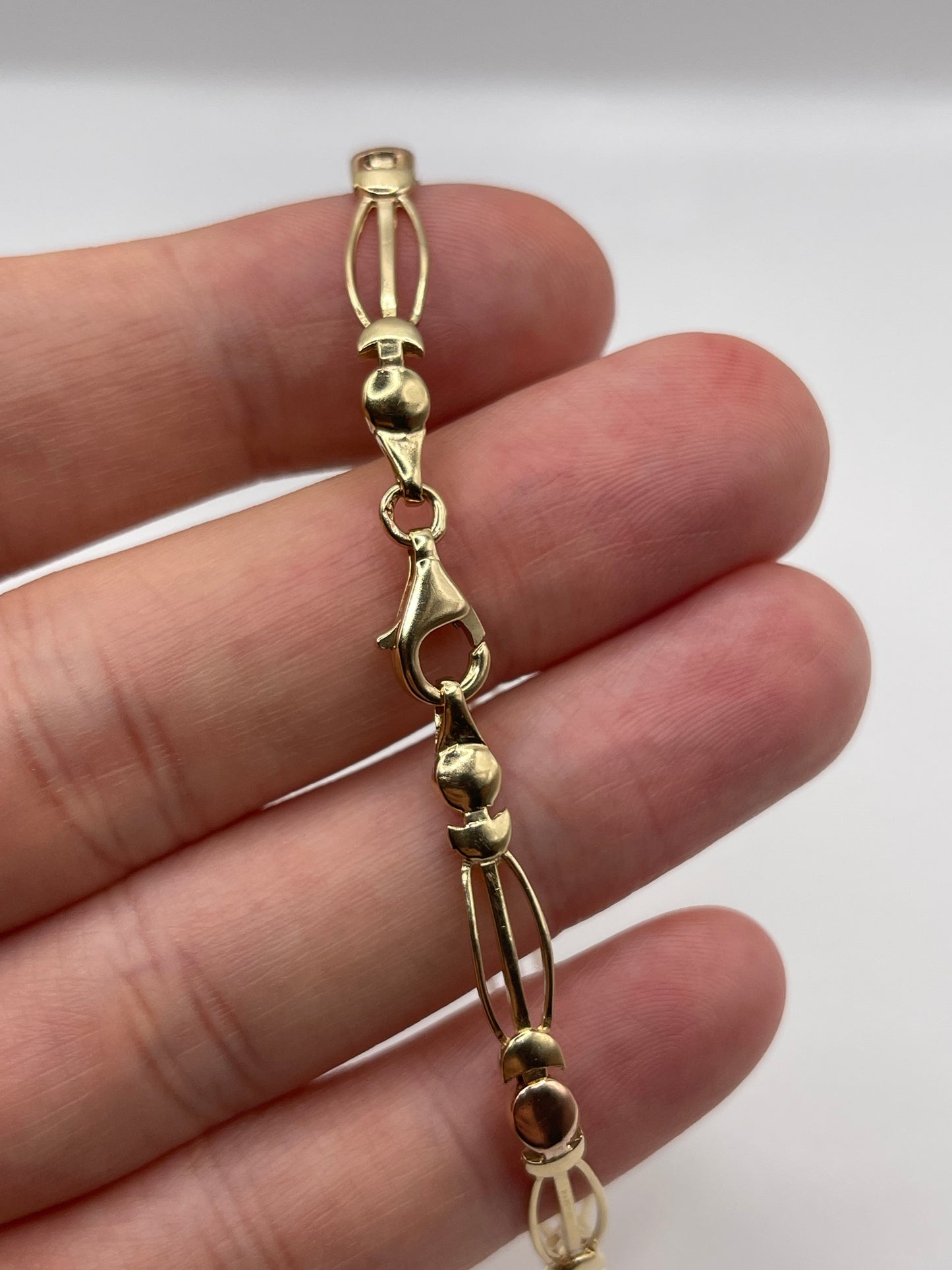 9ct tri gold bracelet