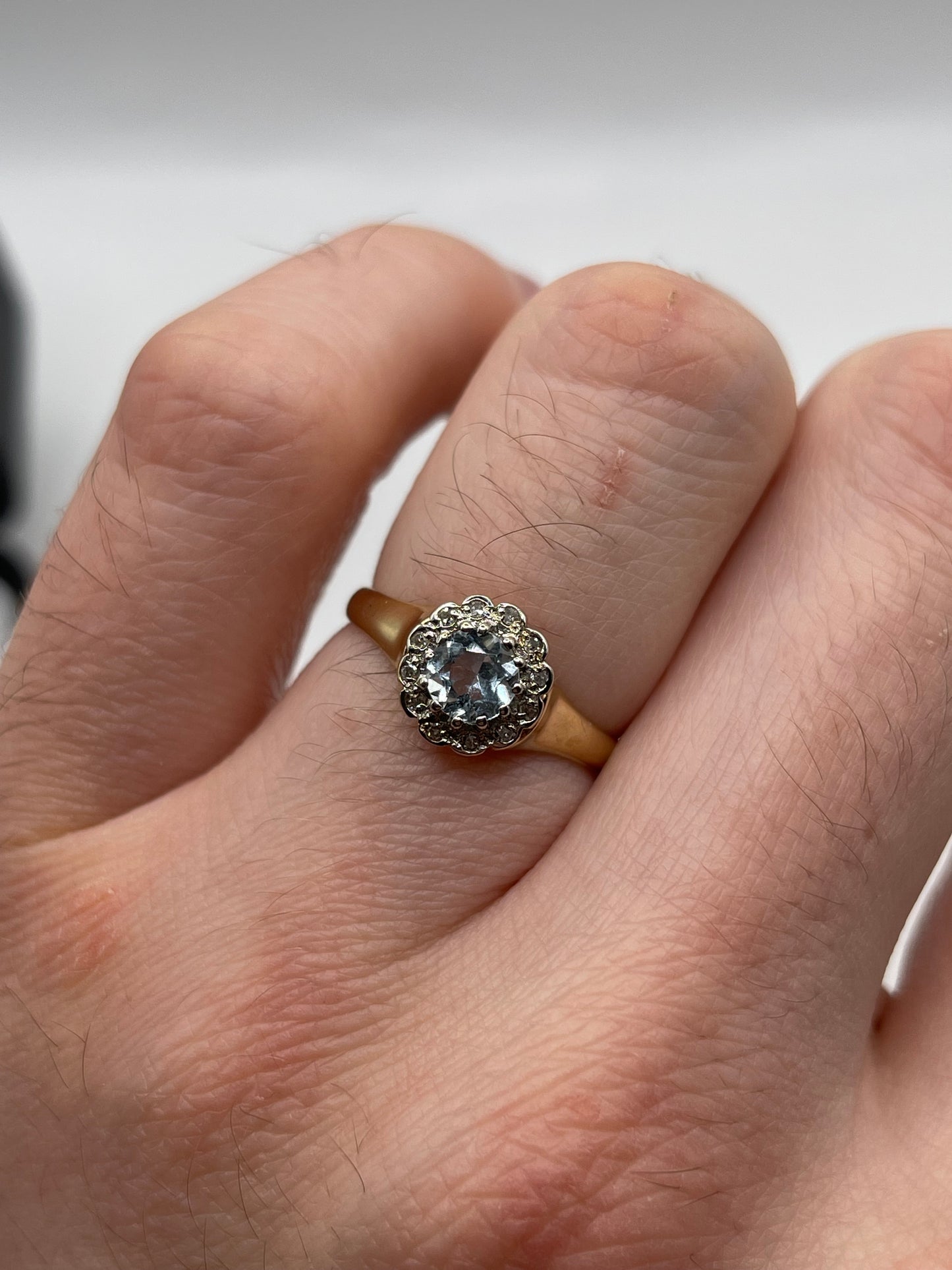 9ct gold topaz and diamond ring
