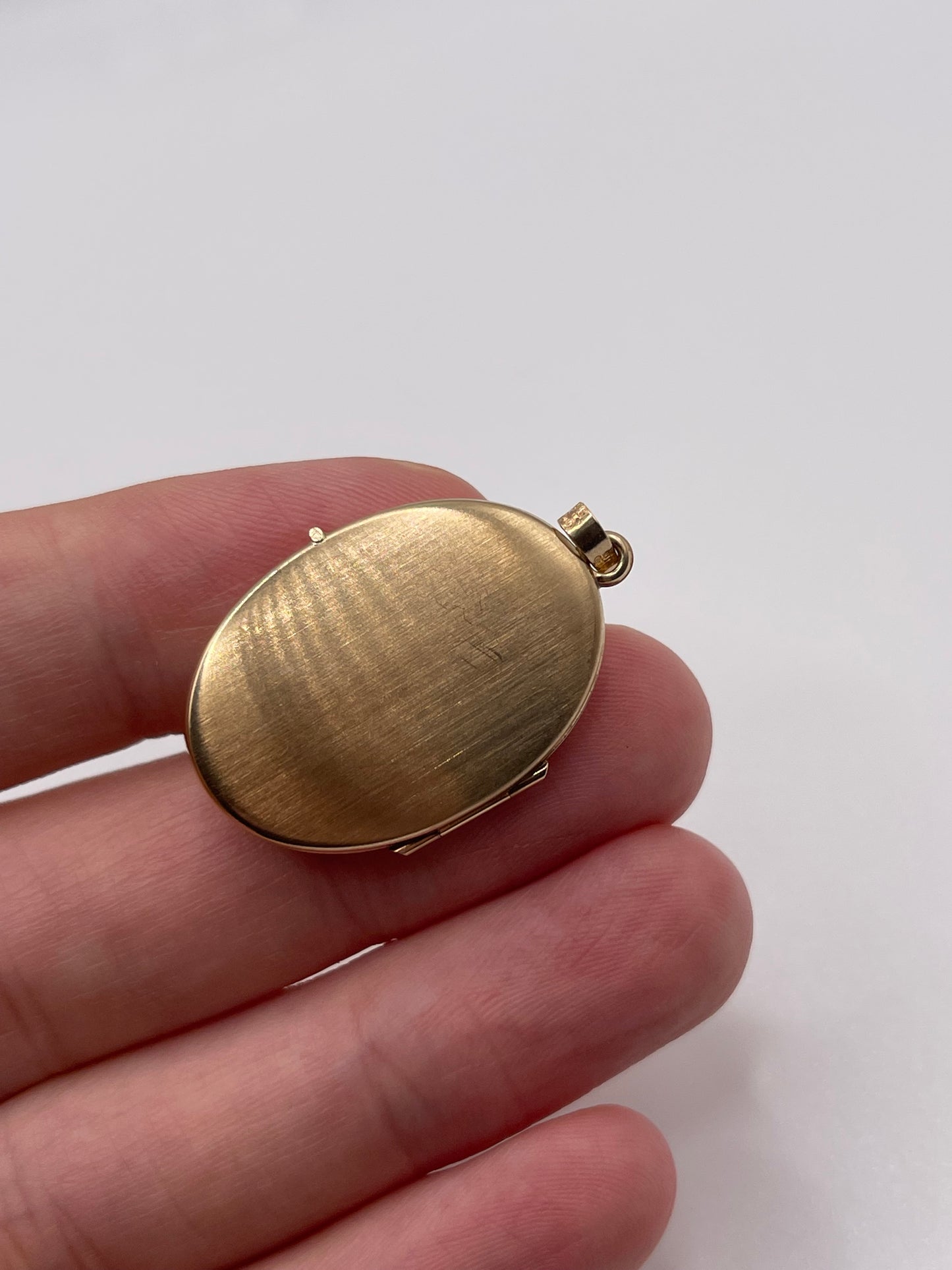 9ct gold locket