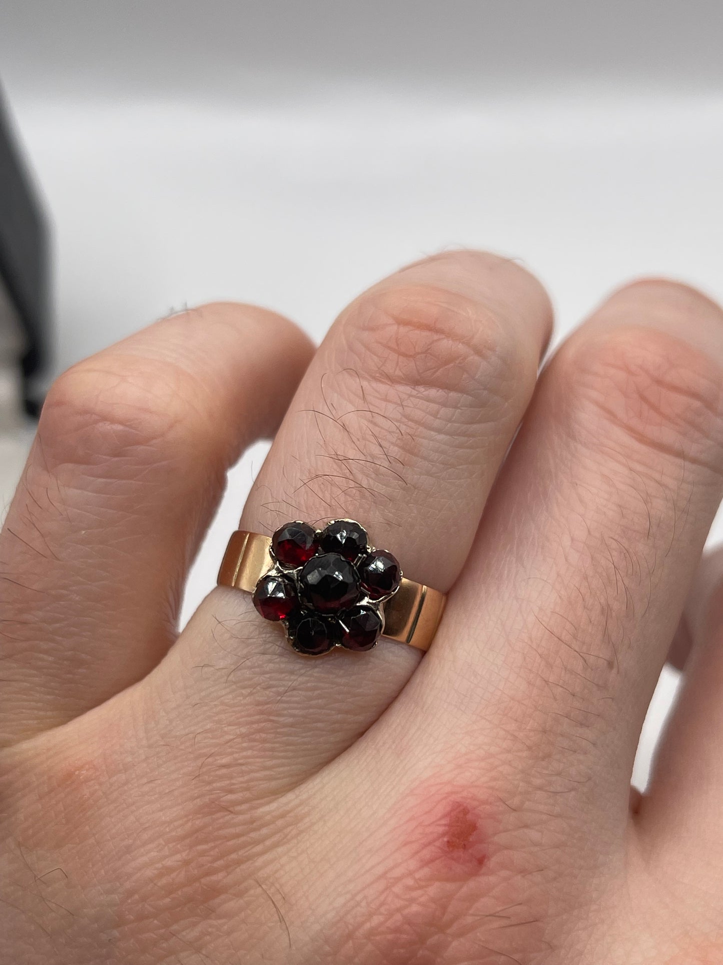 9ct rose gold garnet ring