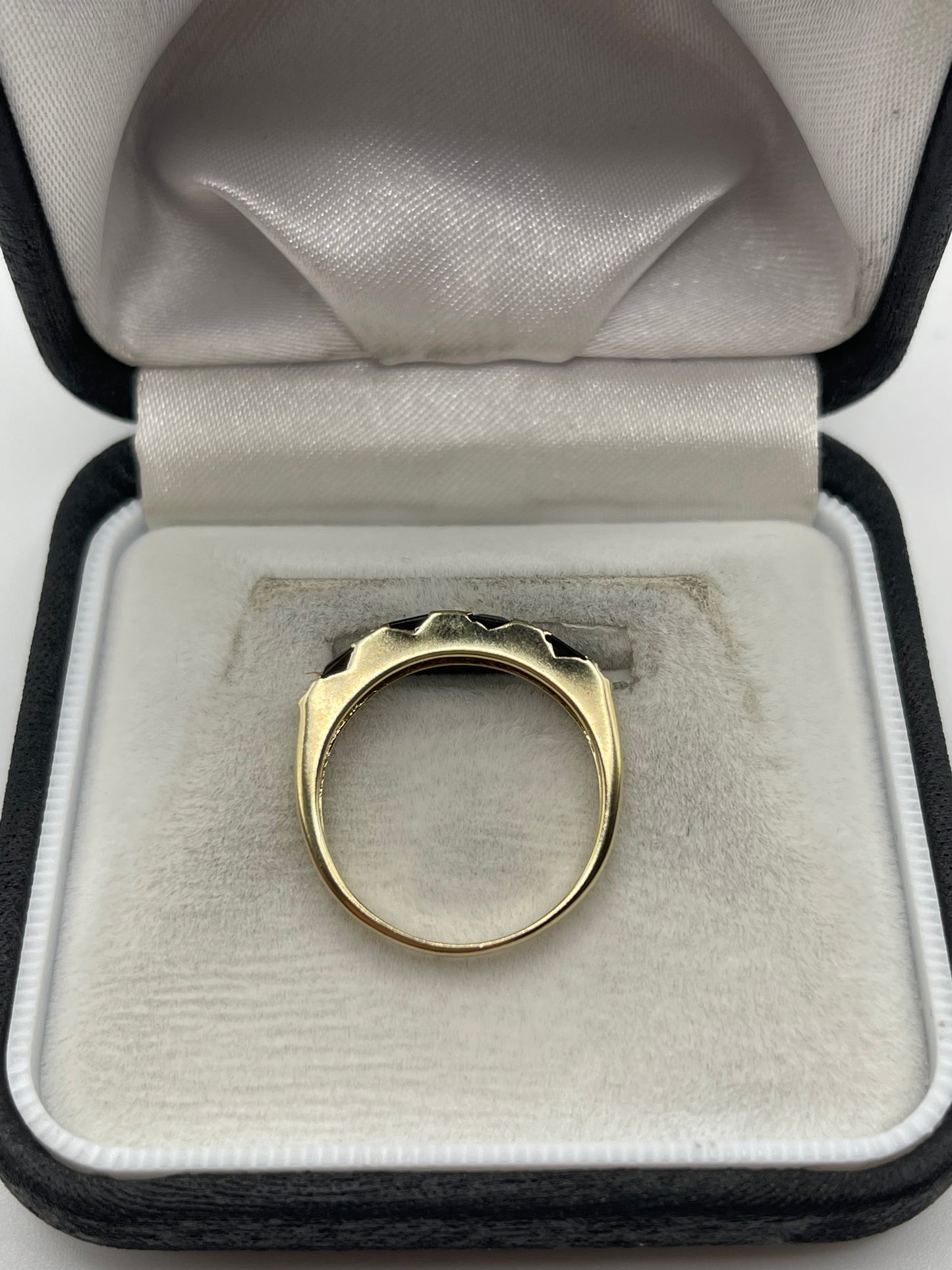 9ct gold sapphire and diamond ring
