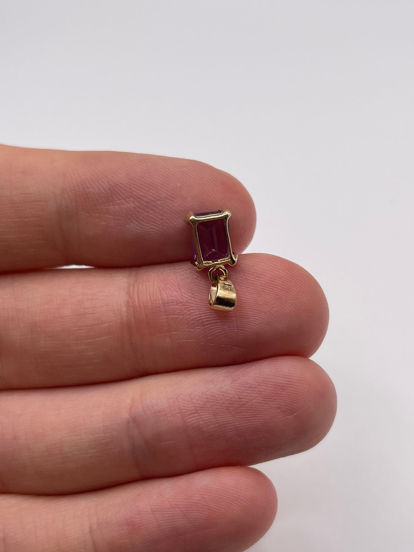 9ct gold amethyst and diamond pendant
