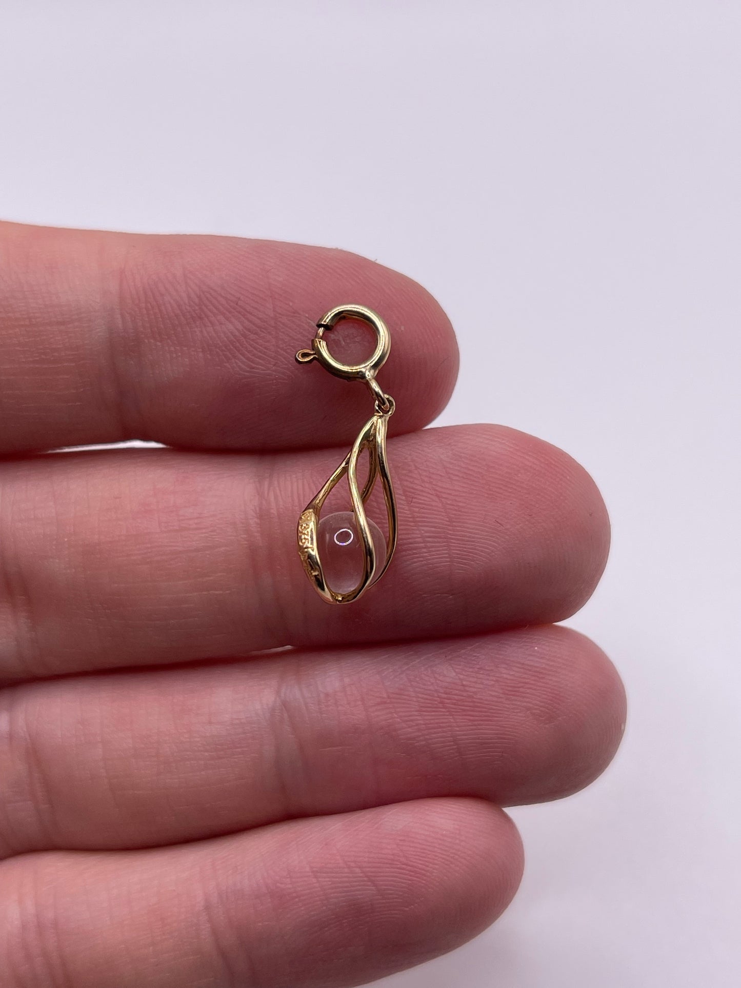 9ct gold rock Crystal pendant