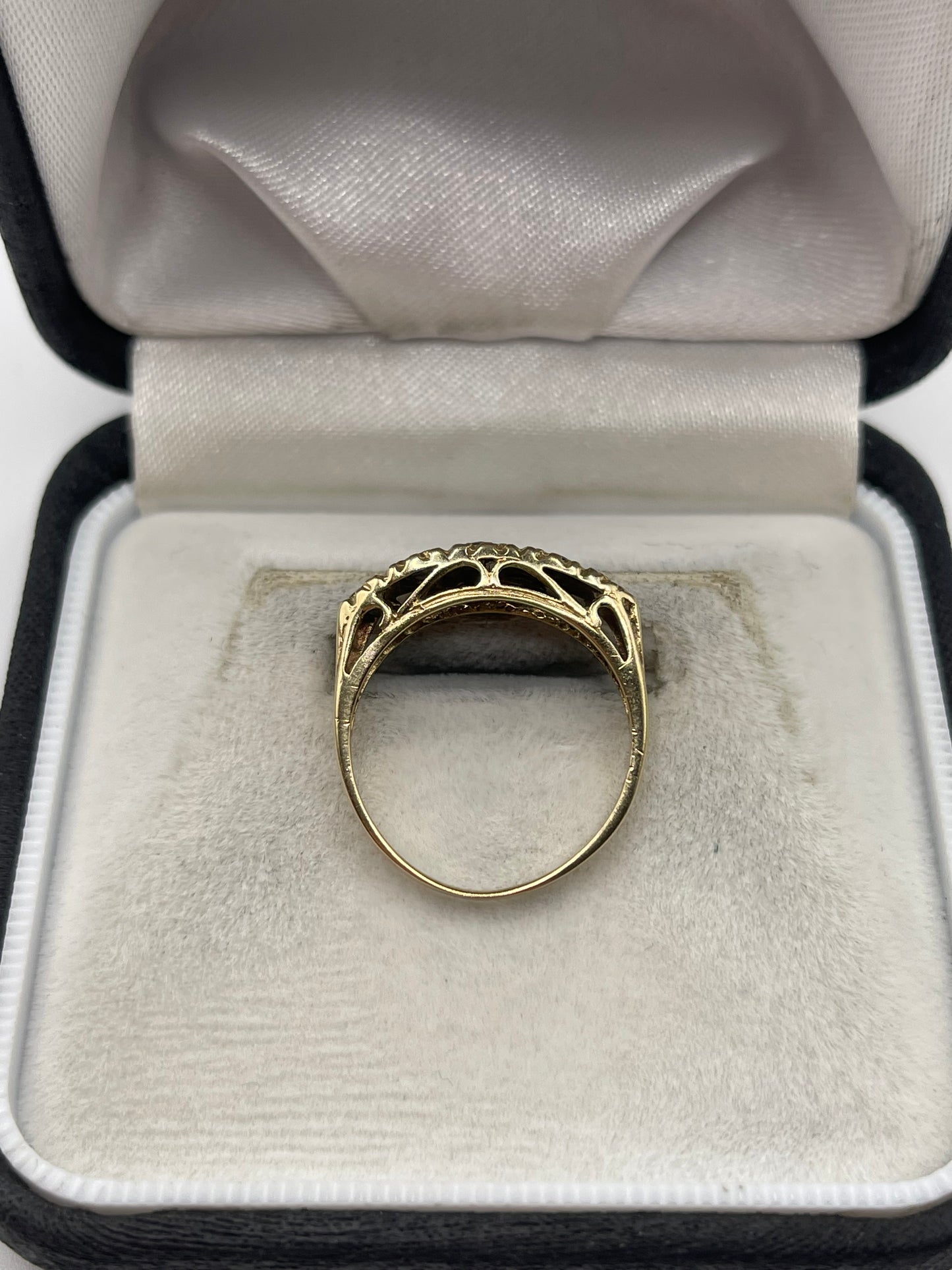 9ct gold sapphire ring
