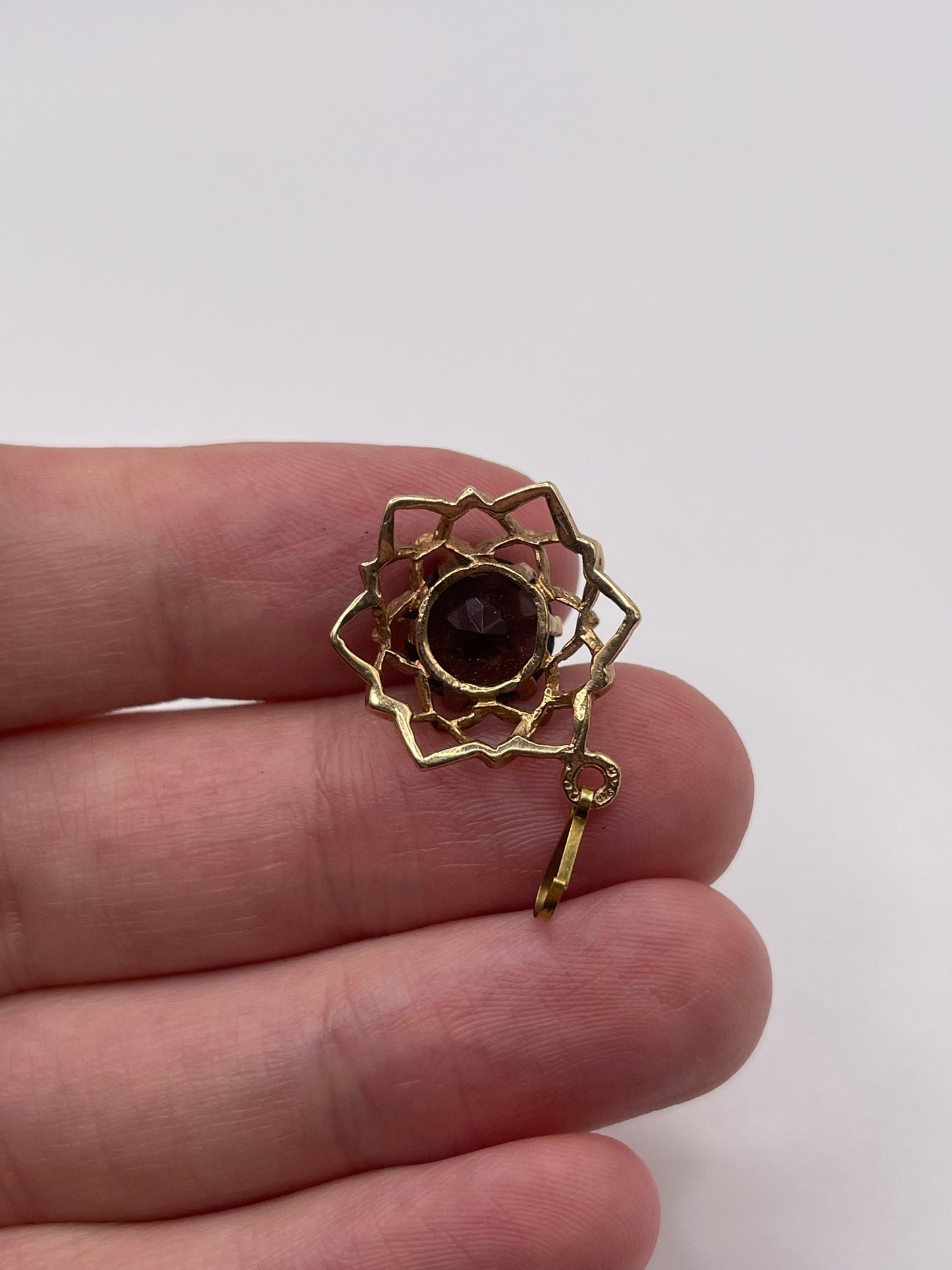 9ct gold Smokey quartz pendant