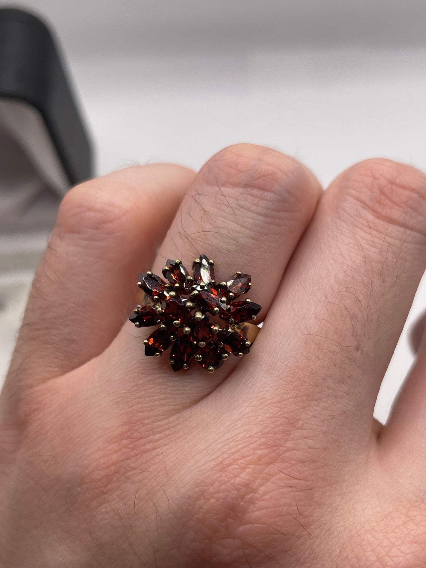 9ct gold garnet cluster ring